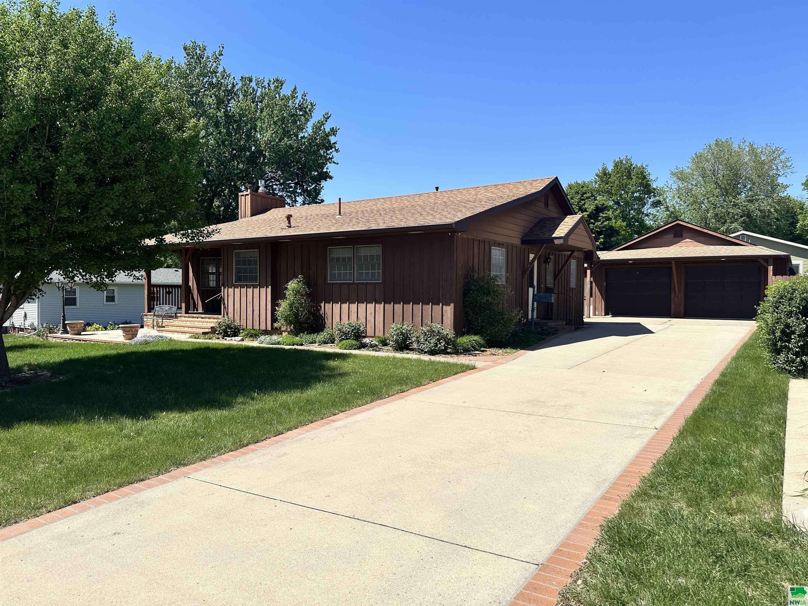 Lemars, IA 51031,123 10th St SW