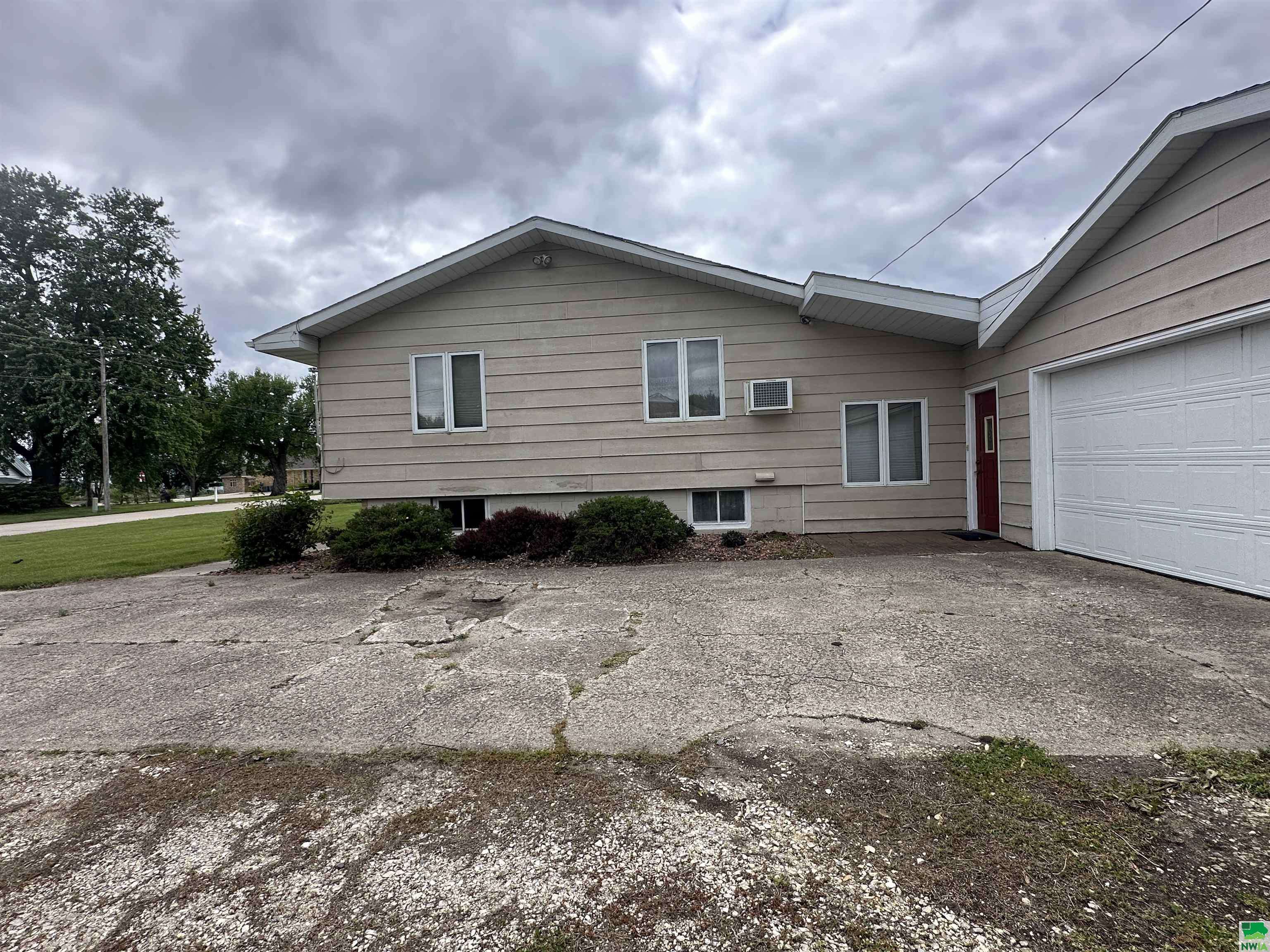 Newell, IA 50568,438 W Jensen Street