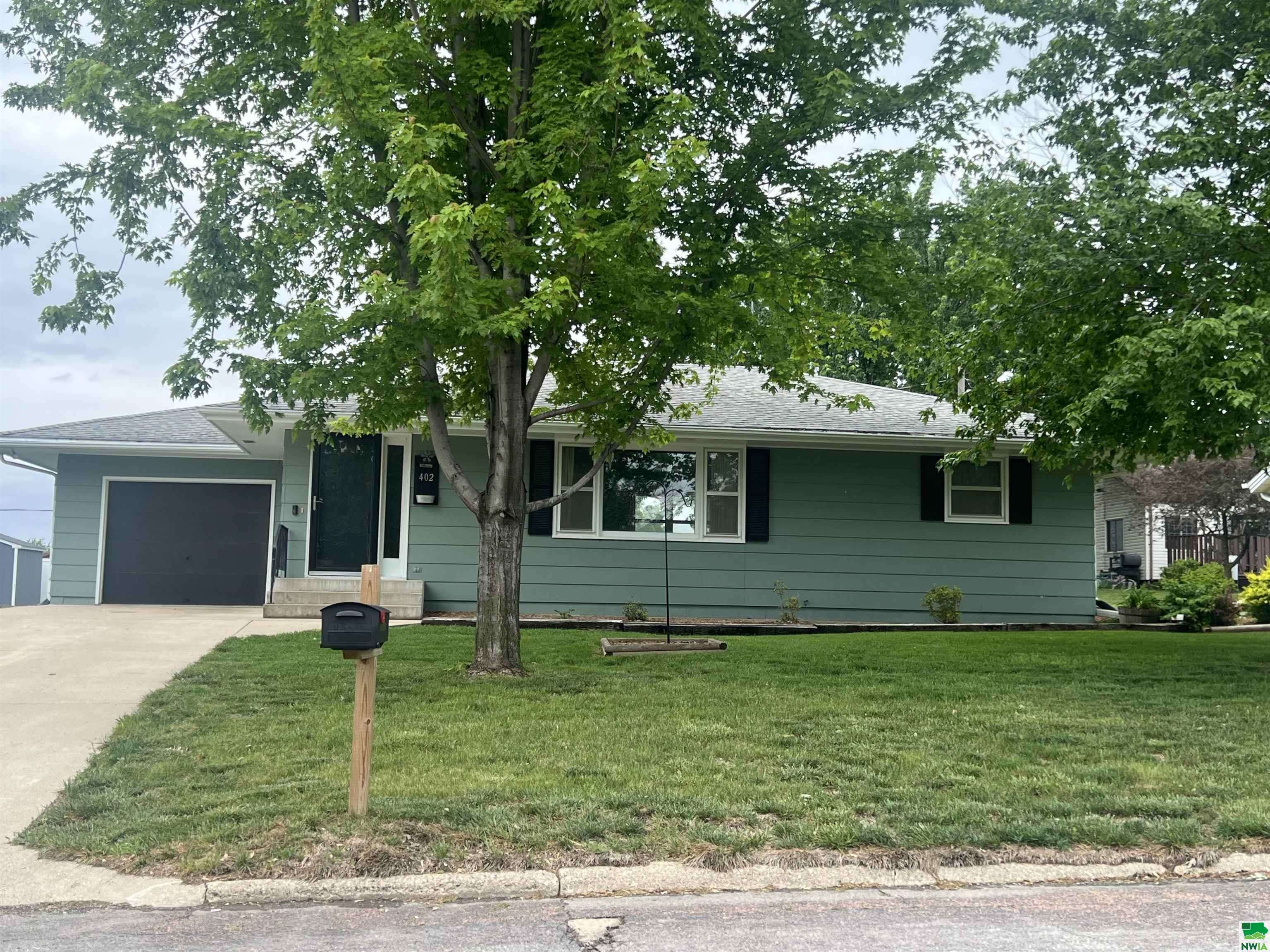 Cherokee, IA 51012,402 INDIAN ST