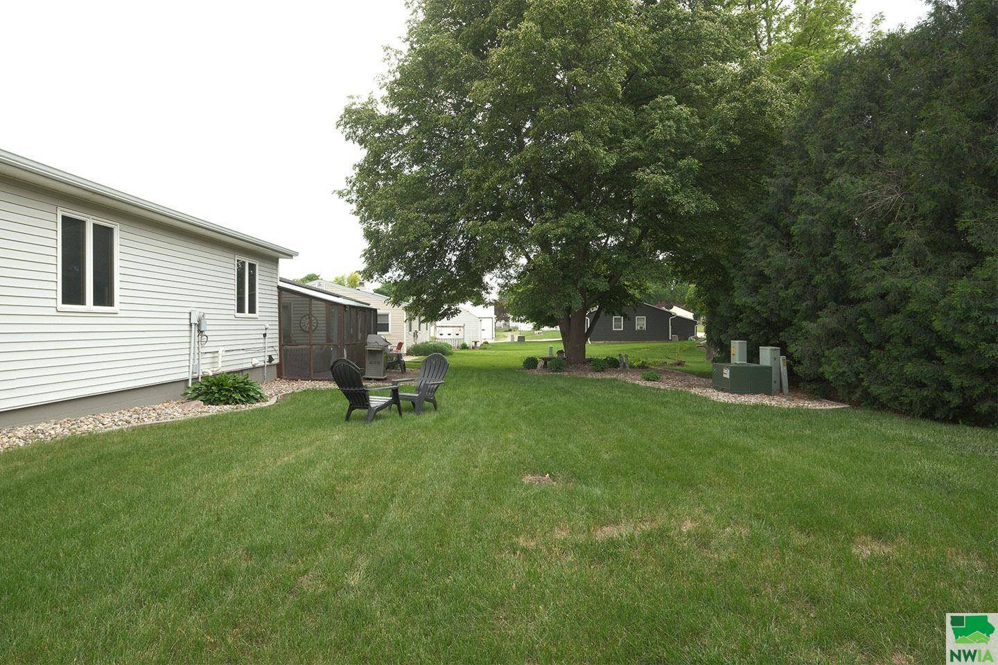 Orange City, IA 51041,120 Frankfort Ave SE