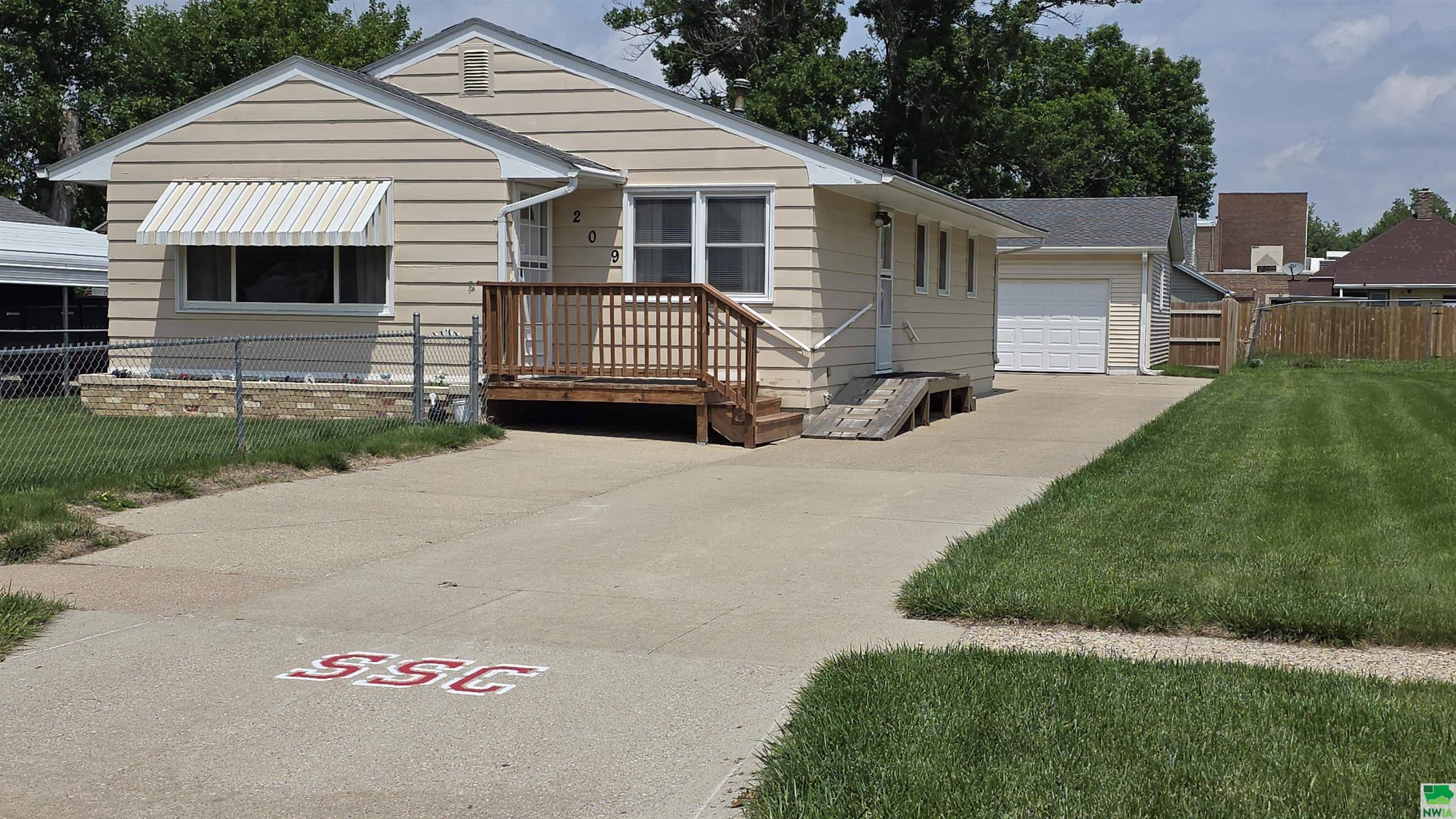 South Sioux City, NE 68776,209 E 23rd Street