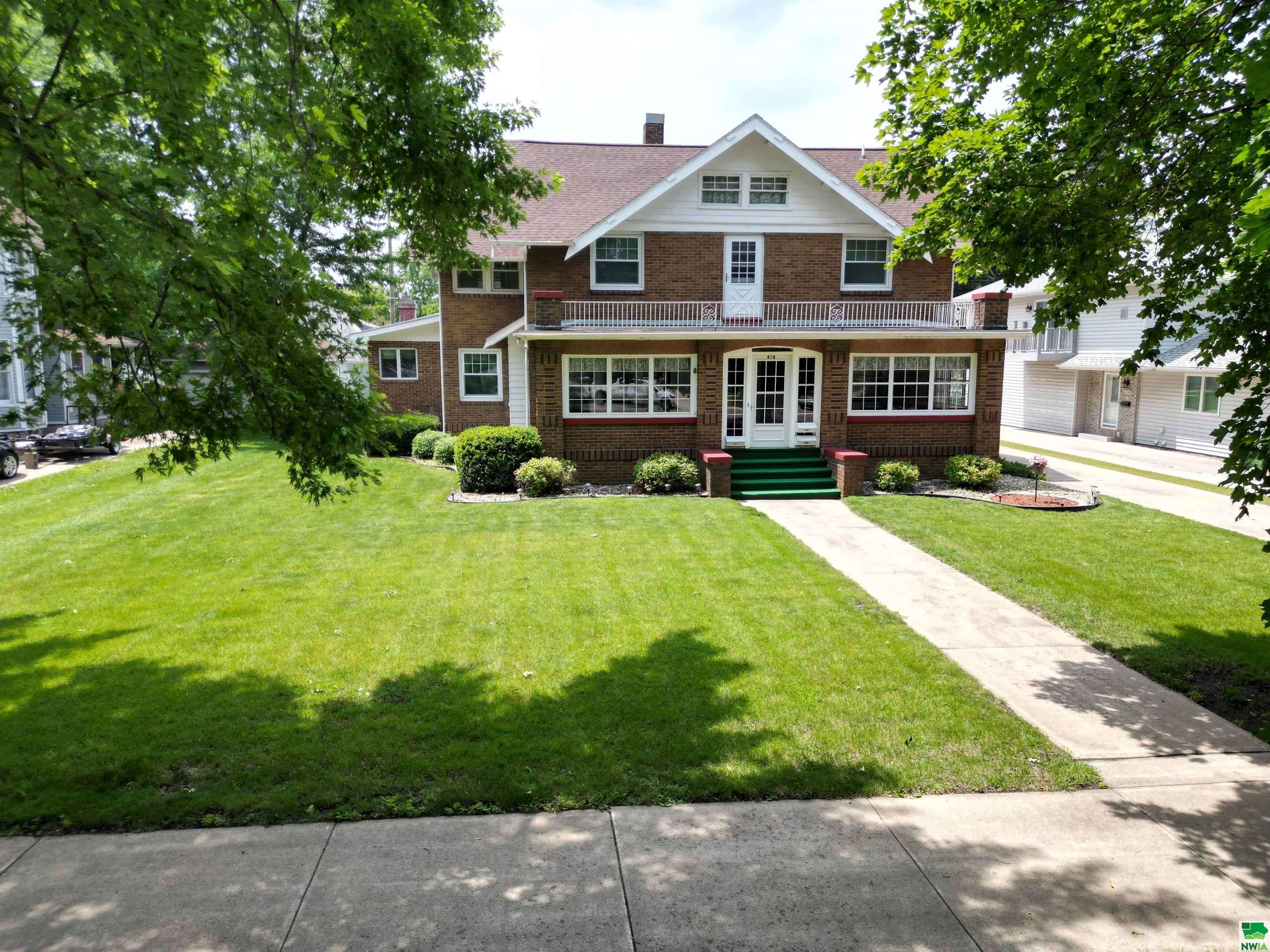 Storm Lake, IA 50588,416 LAKE AVE