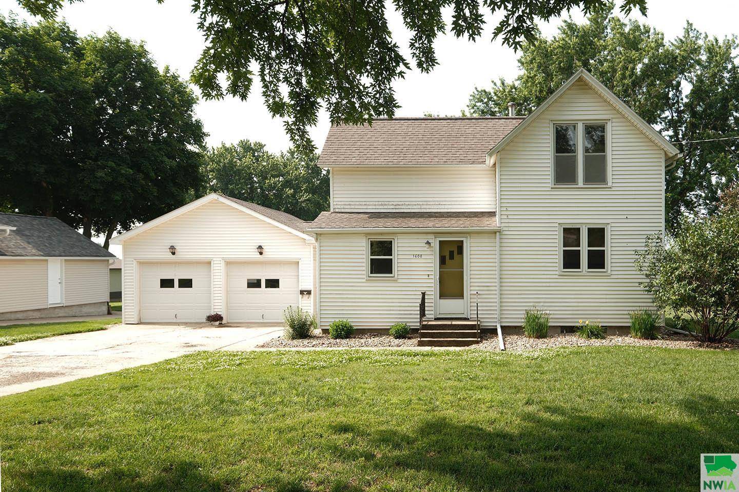 Hull, IA 51239,1608 1st Street
