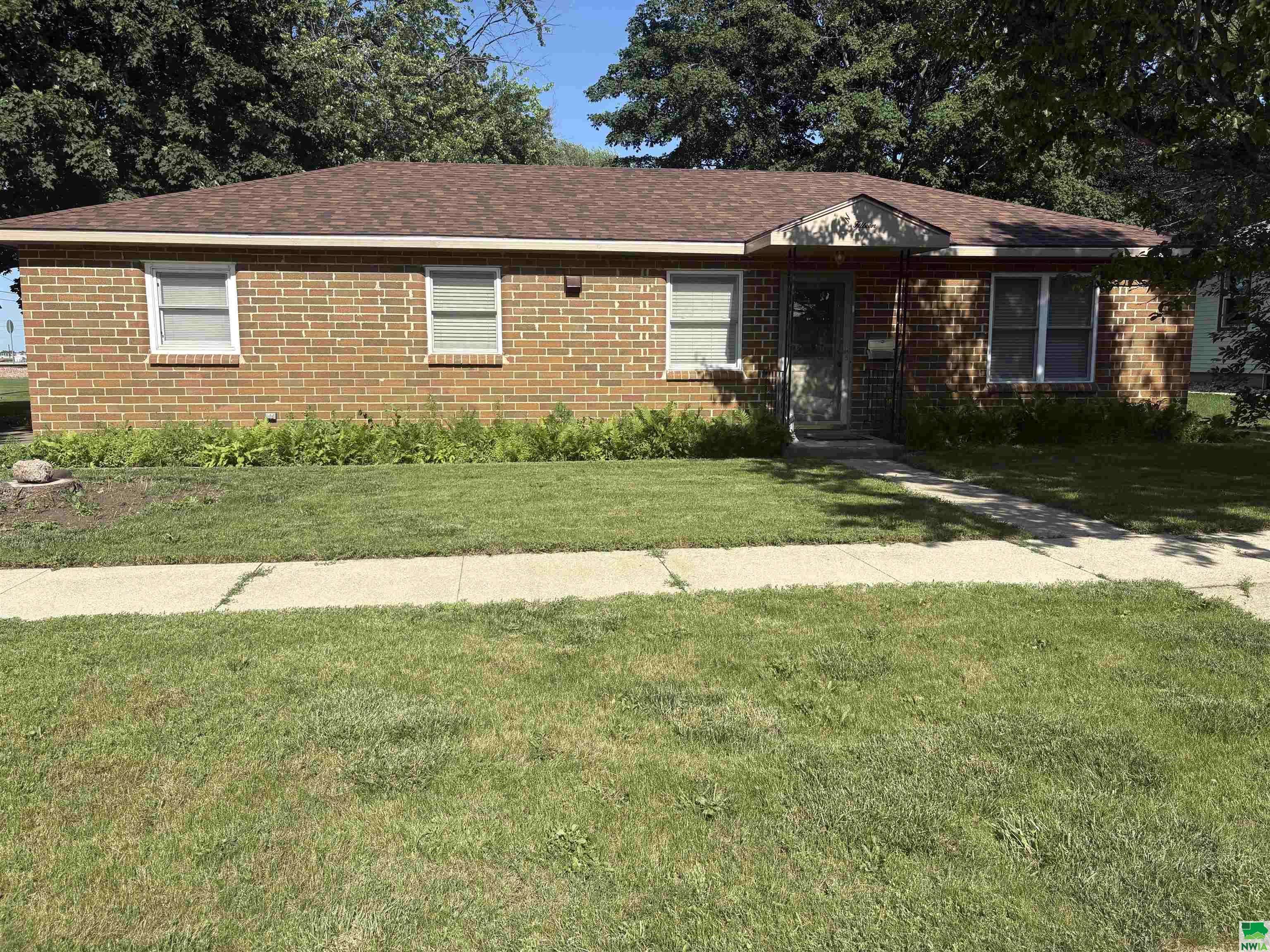 Storm Lake, IA 50588,915 Pinecrest Dr