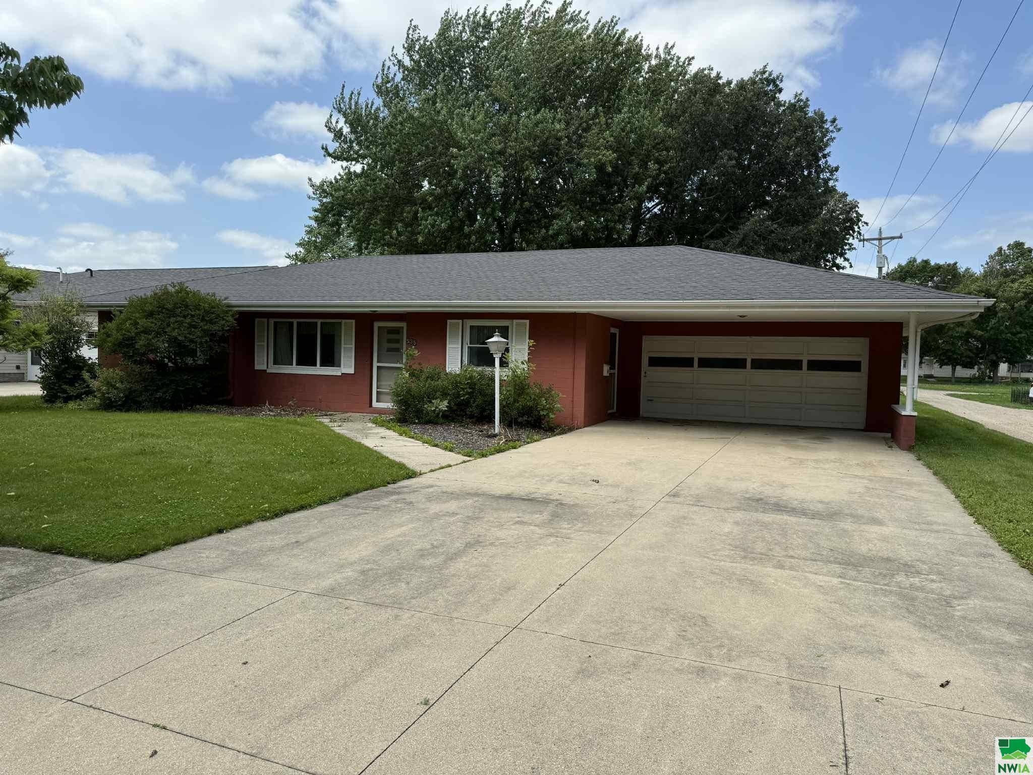 Sibley, IA 51249,535 6th Ave