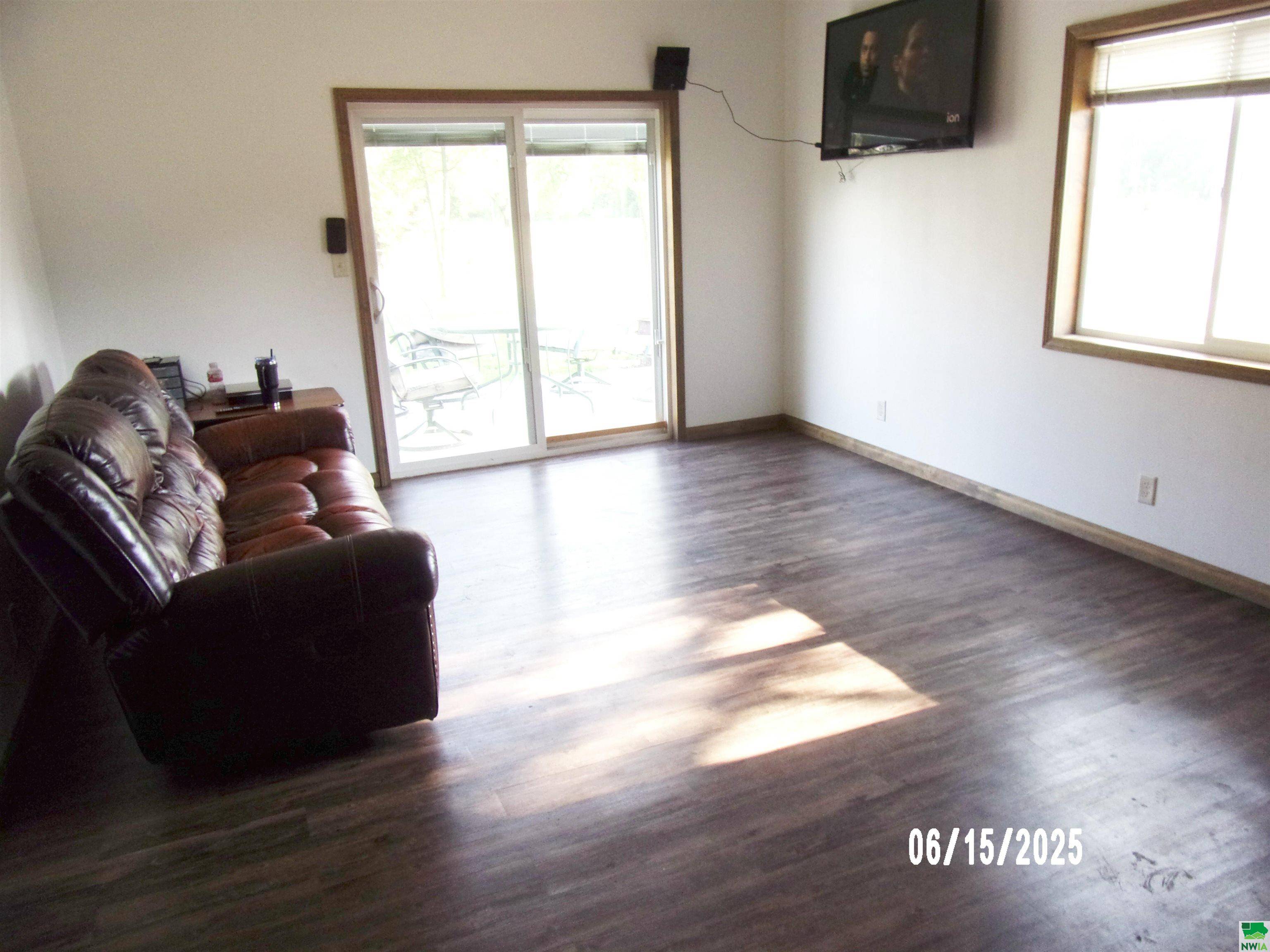 Hawarden, IA 51023,2406 AVENUE C