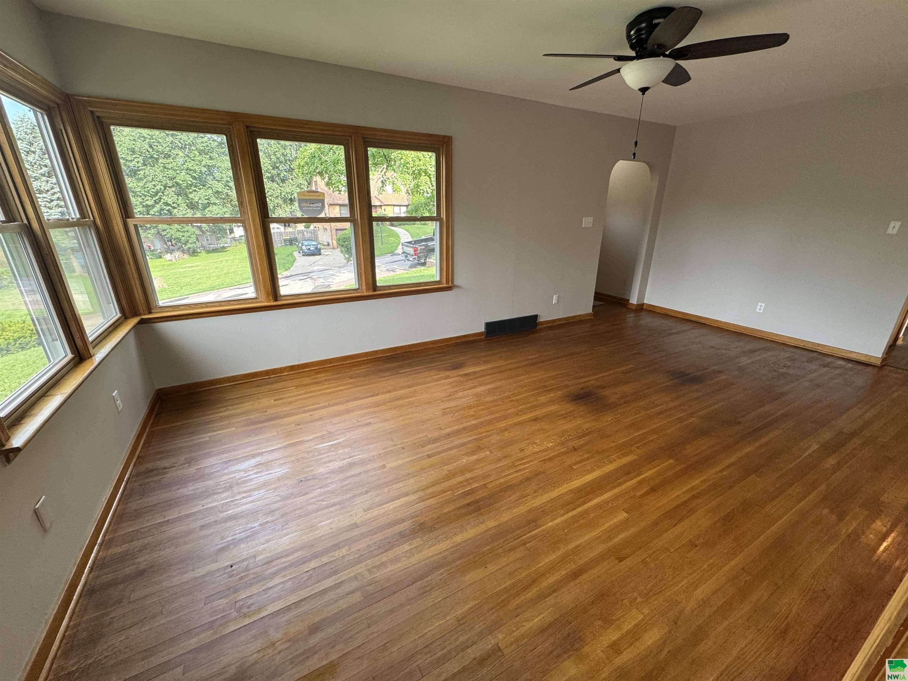 Sioux City, IA 51103,2408 ALLAN ST