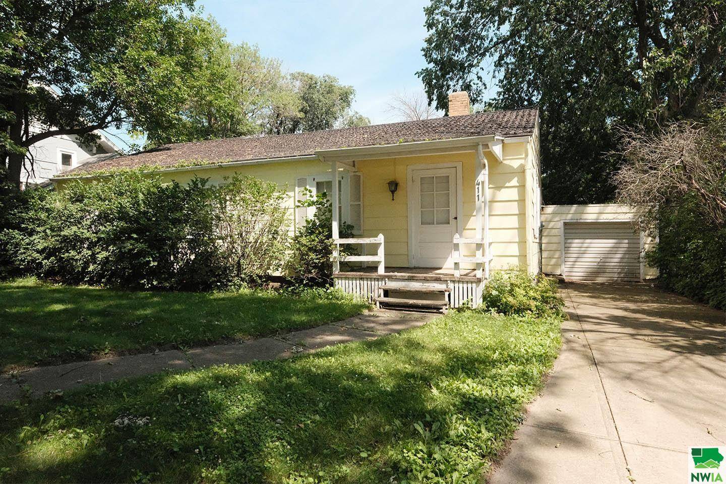 Orange City, IA 51041,411 2nd Street NE
