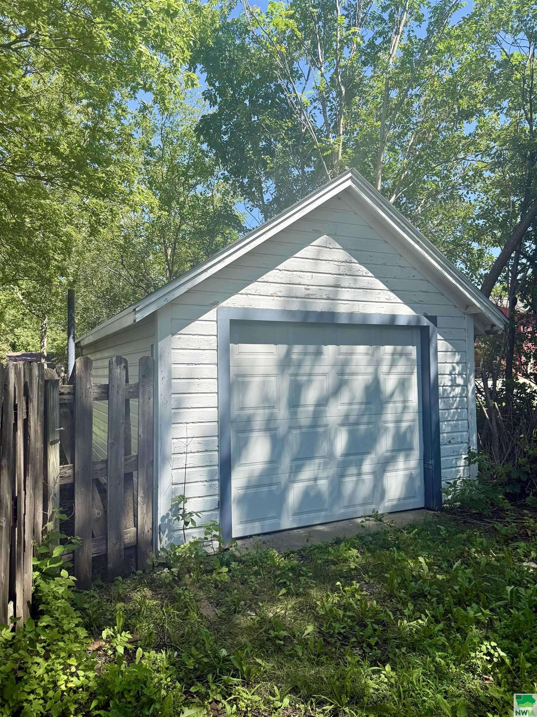 Vermillion, SD 57069,418 N Plum