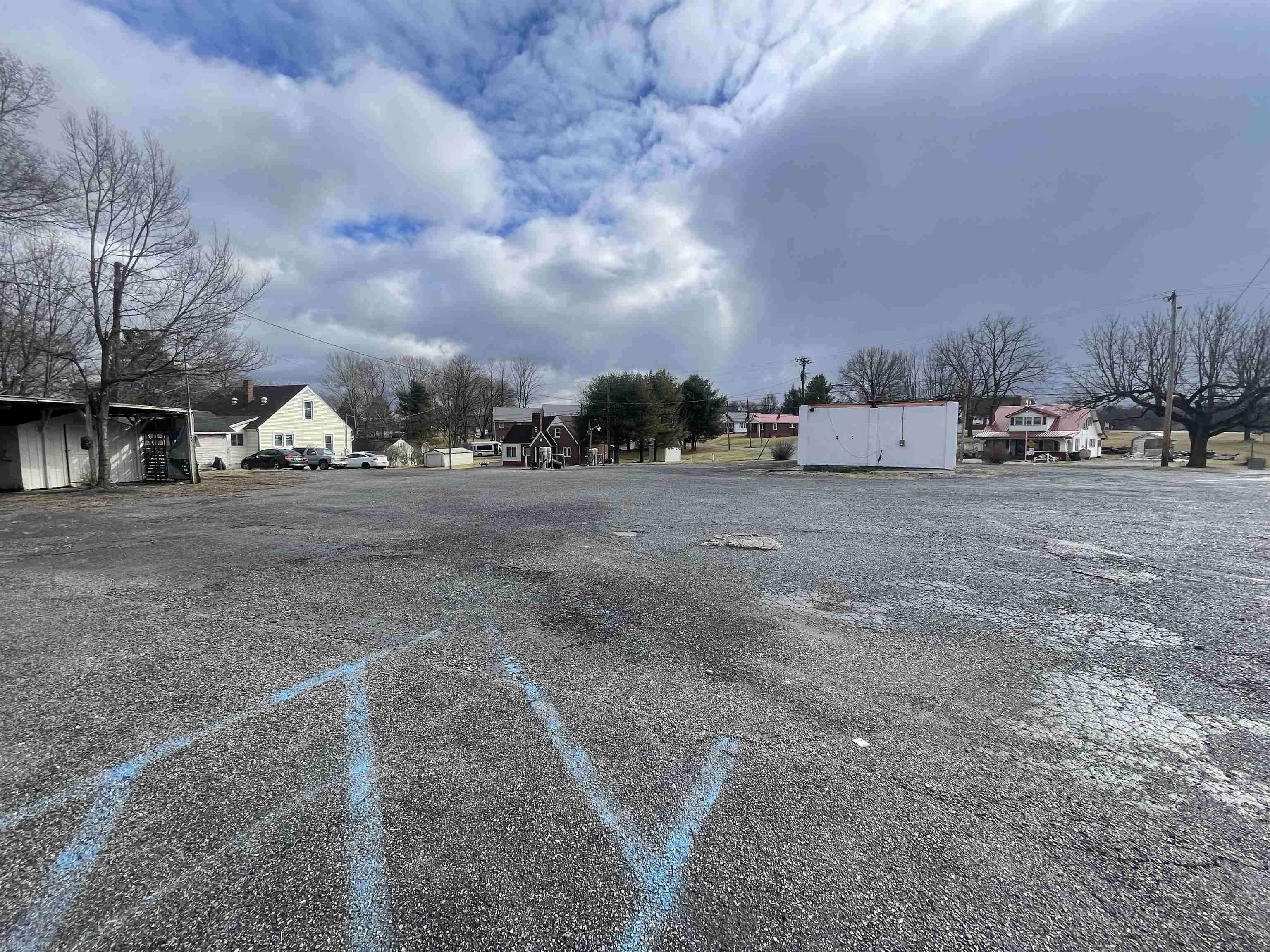 Pulaski, VA 24301,929 NEWBERN RD