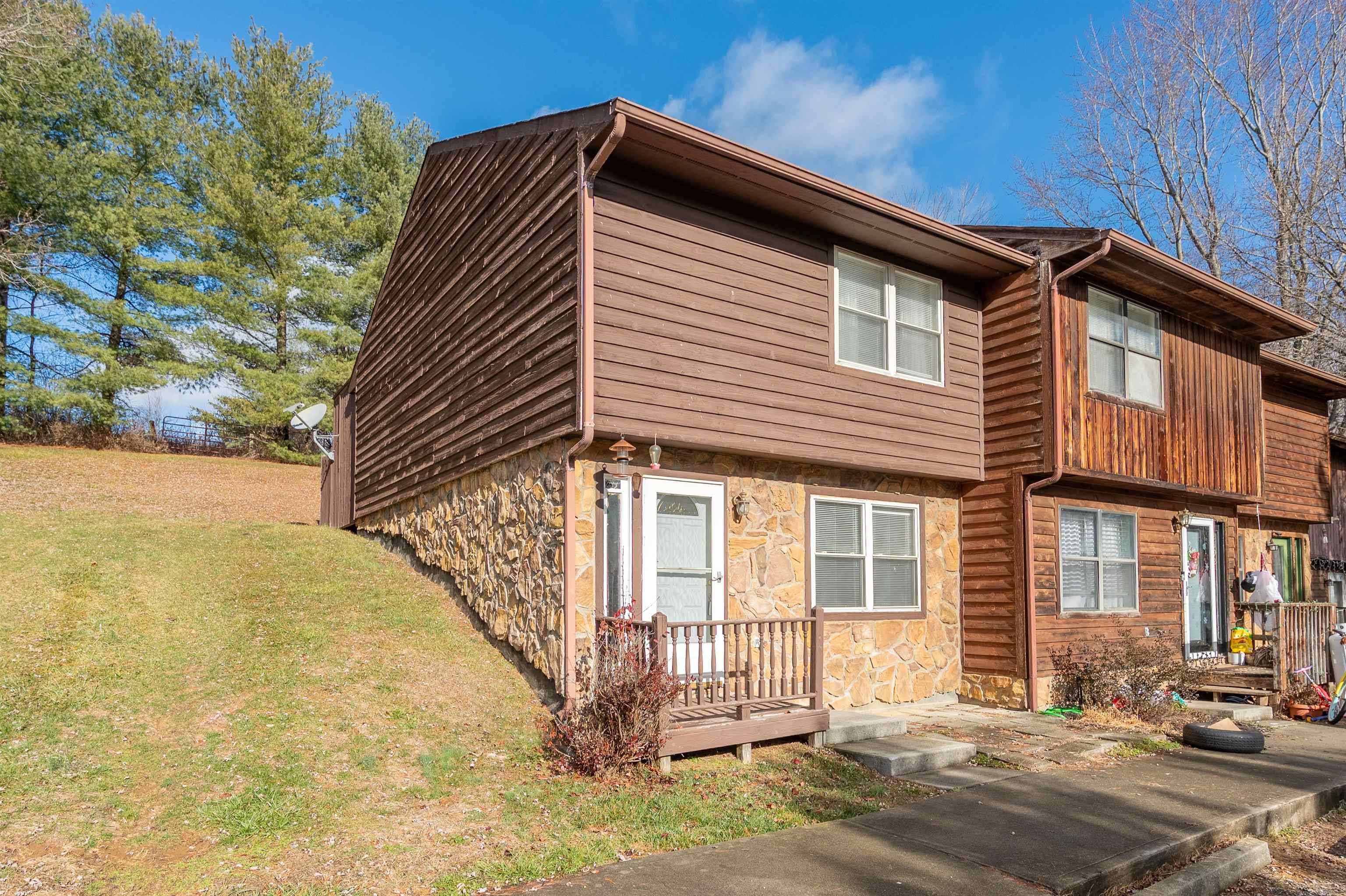 Christiansburg, VA 24073,2590 Townhouse DR