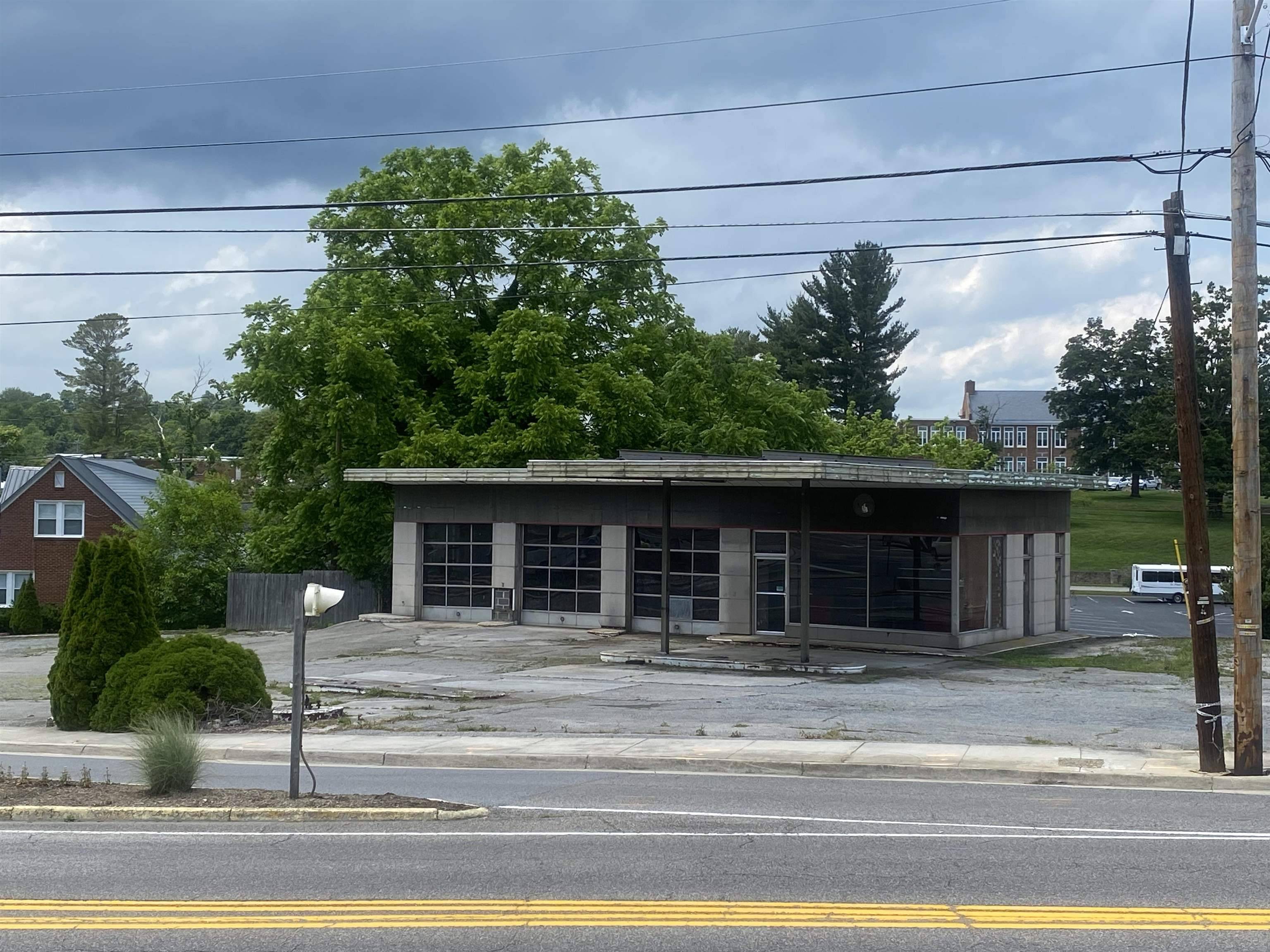Christiansburg, VA 24073,307 W Main ST