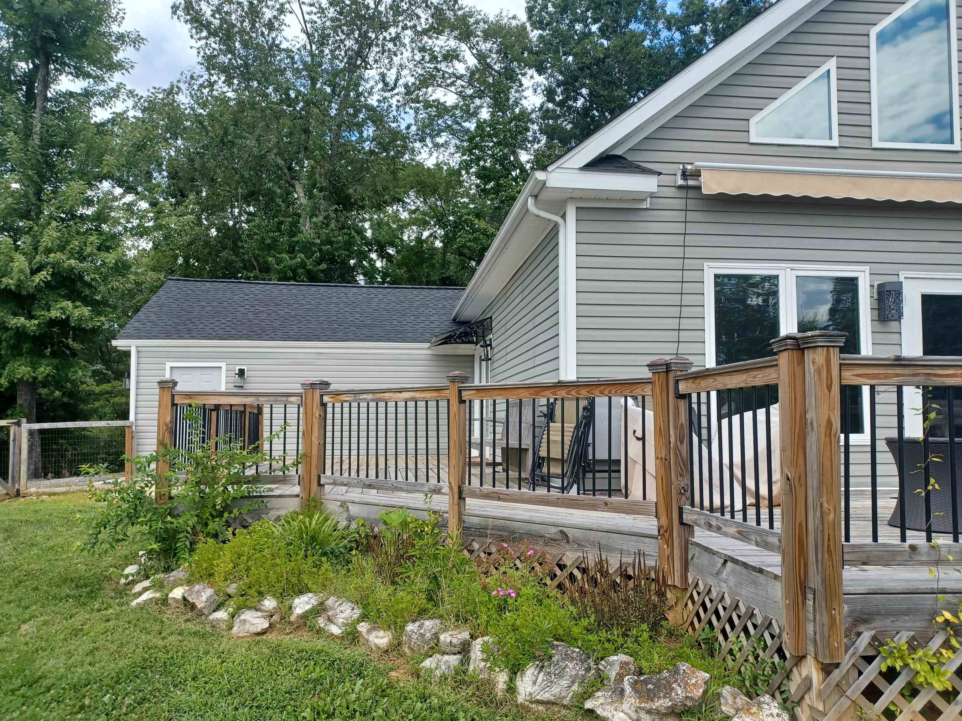 Radford, VA 24141,6815 VISCOE RD
