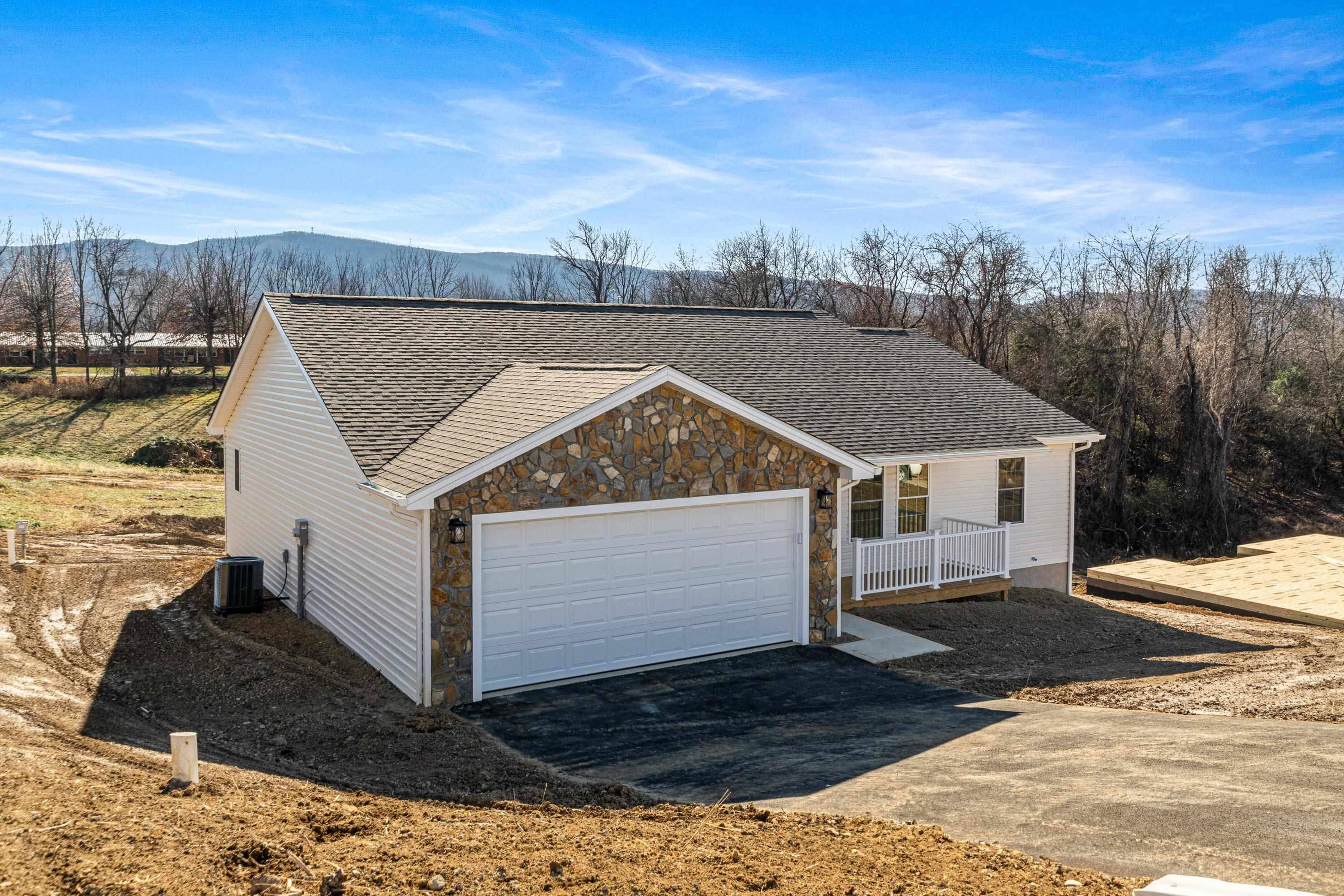 Wytheville, VA 24382,220 Spring Meadow DR