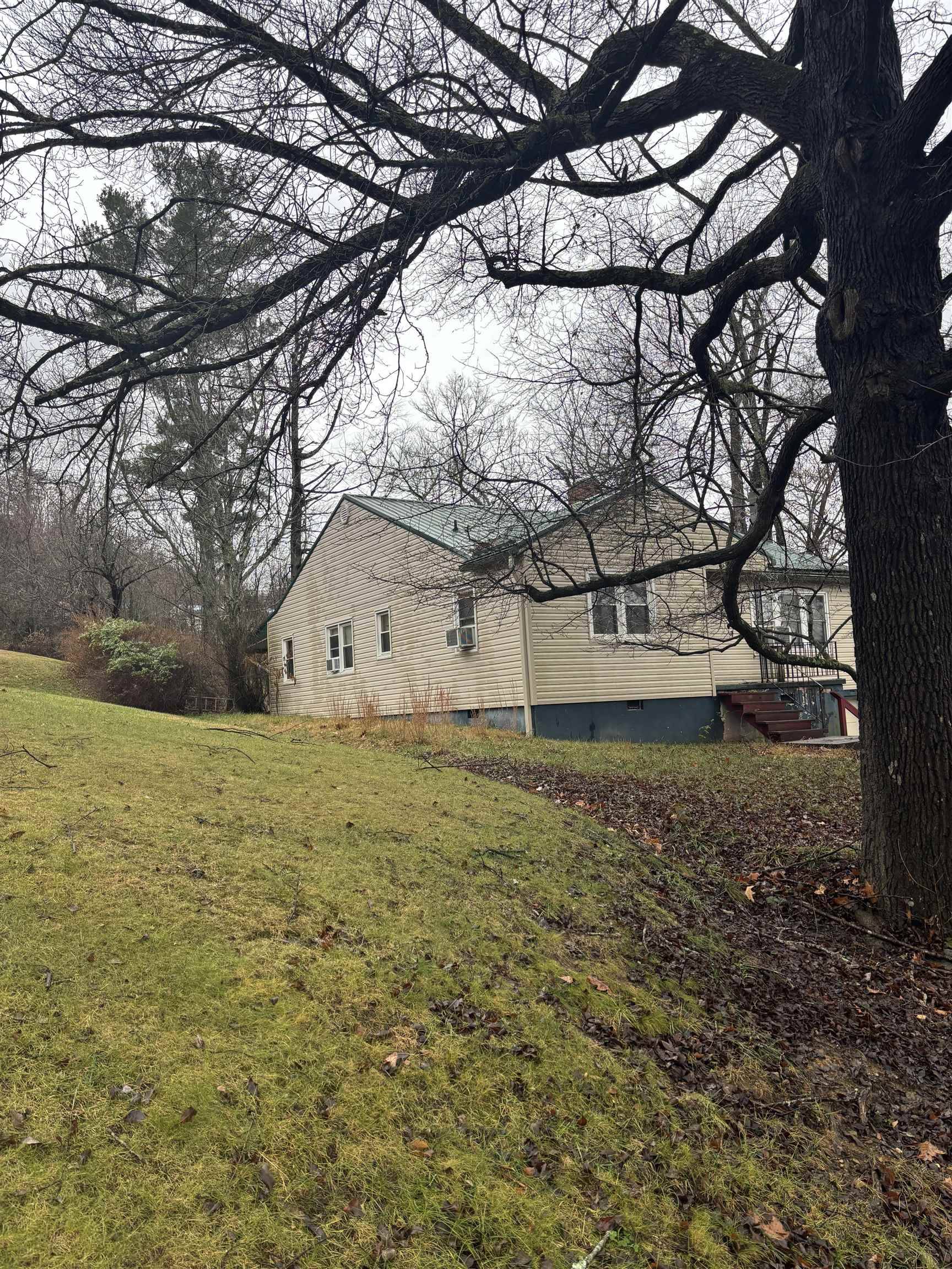 Pulaski, VA 24301,520 5TH Street SE
