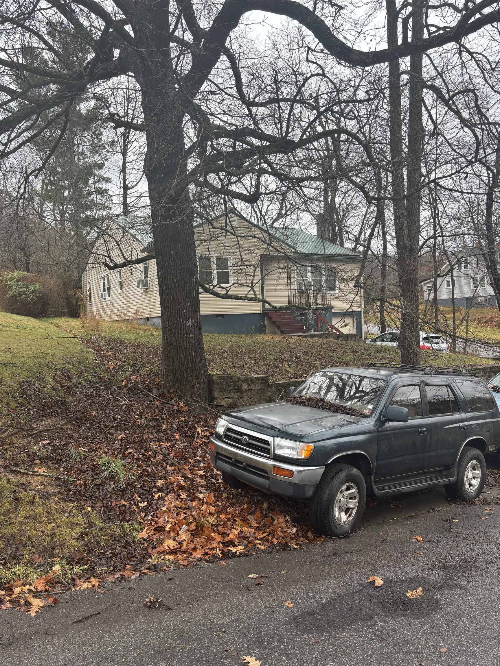 Pulaski, VA 24301,520 5TH Street SE