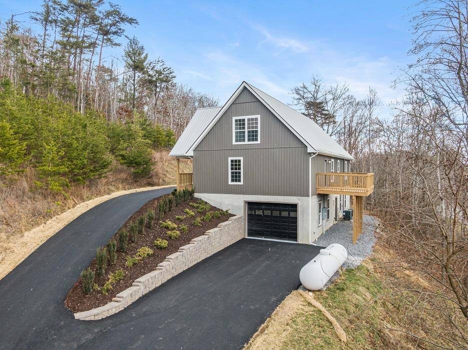 Radford, VA 24141,6380 Owens RD