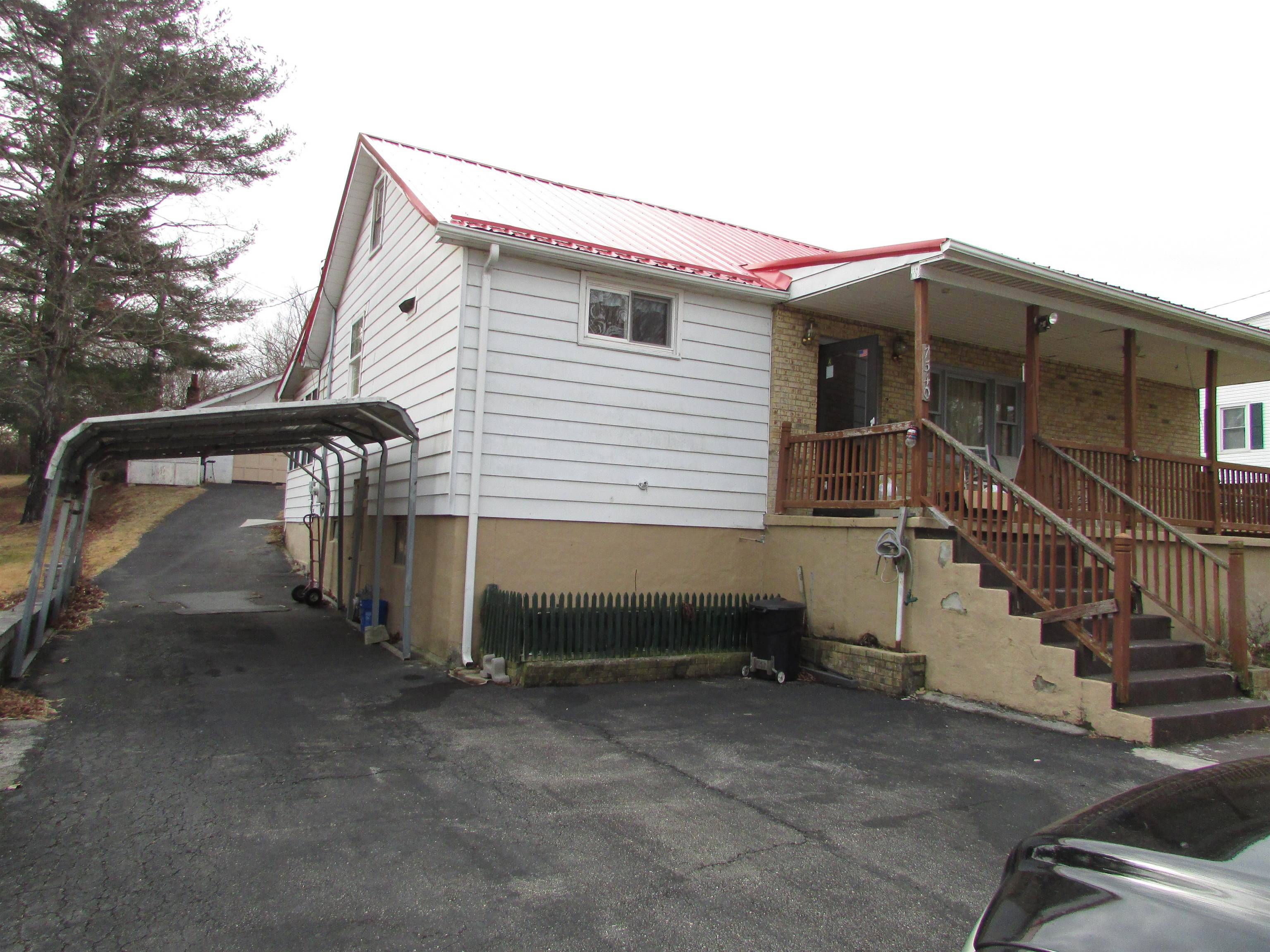 Radford, VA 24141,7540 Brandon RD