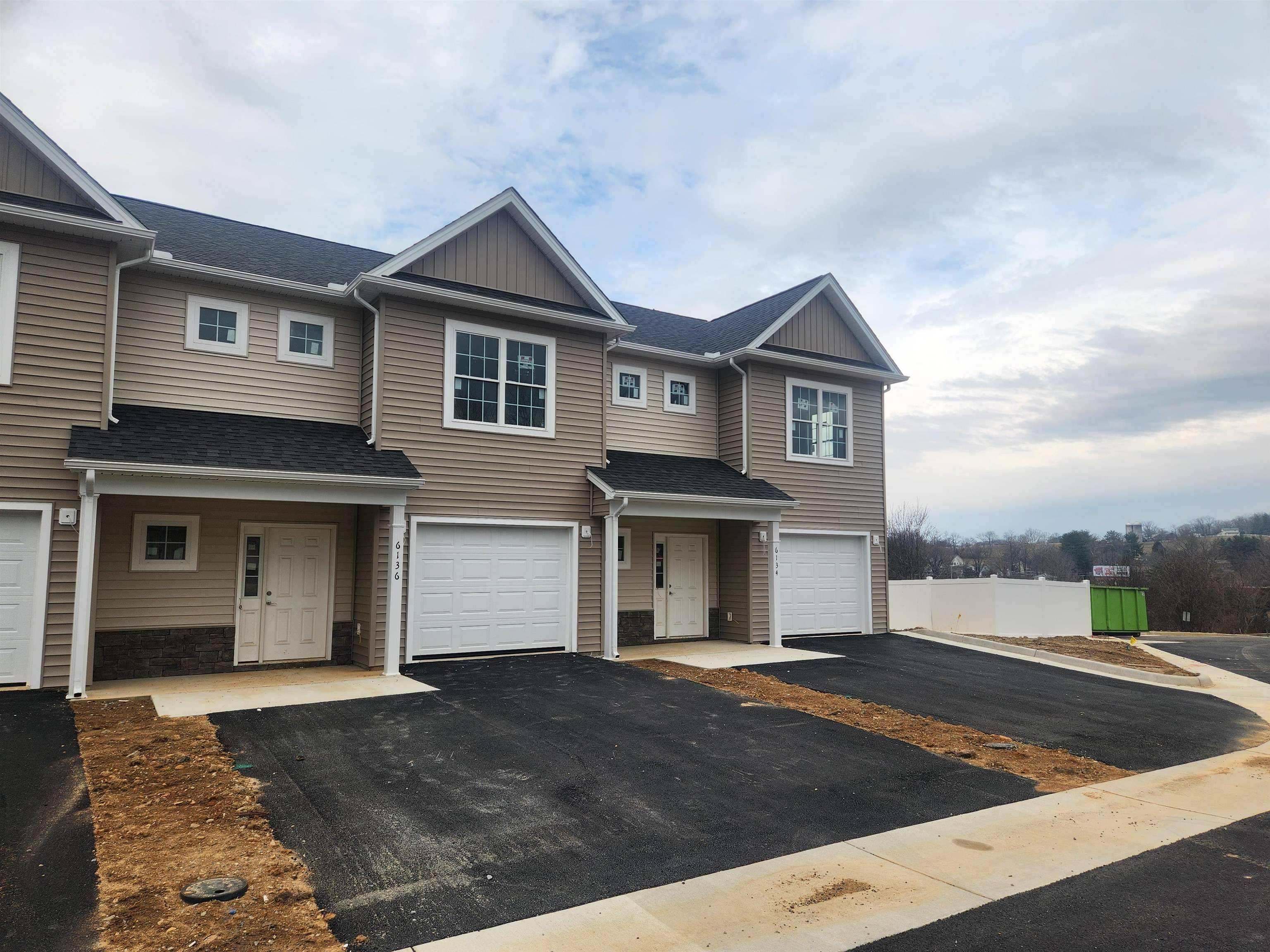 Radford, VA 24141,6136 Warren Newcomb DR