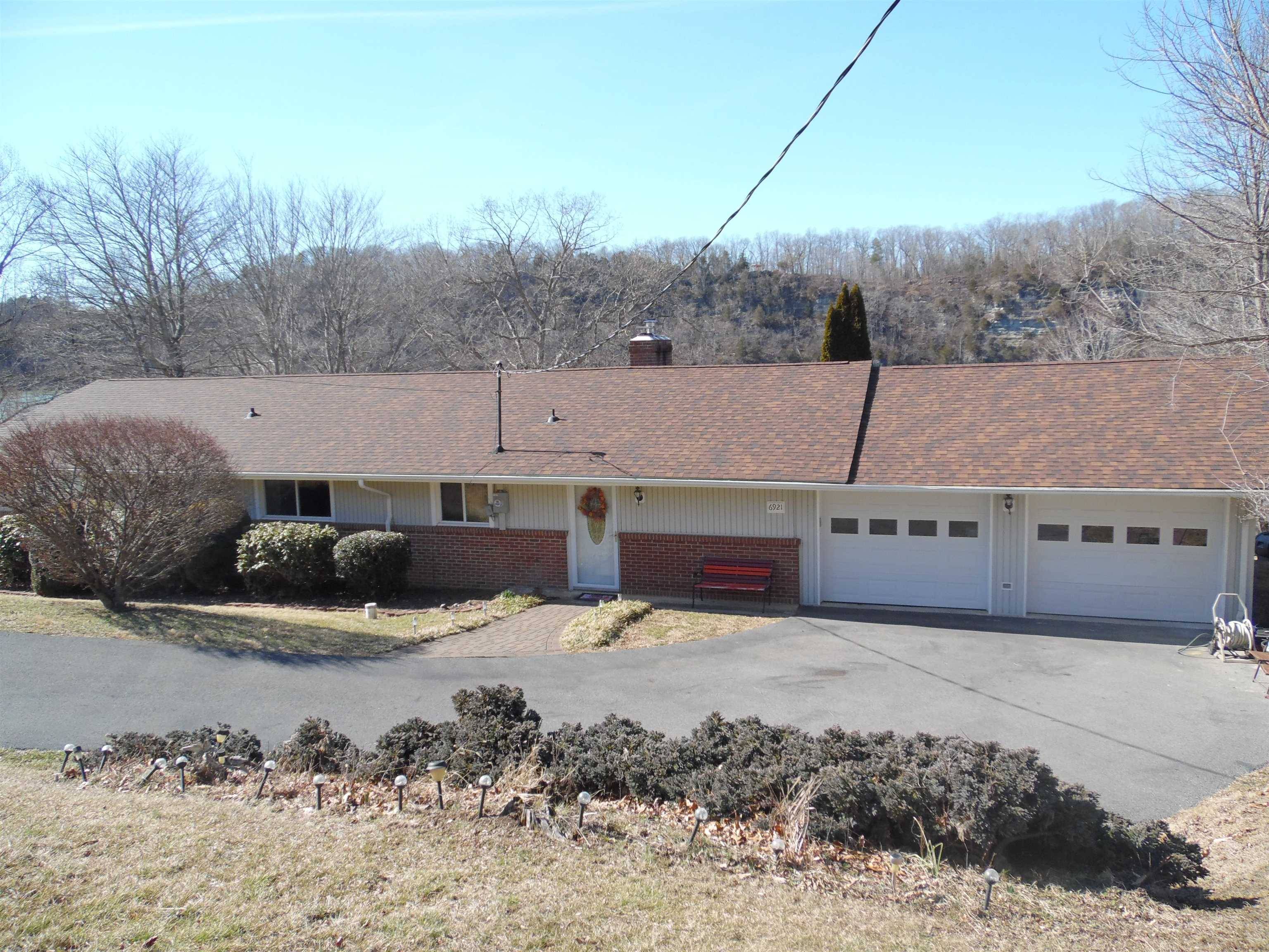 Radford, VA 24141,6921 Beach DR