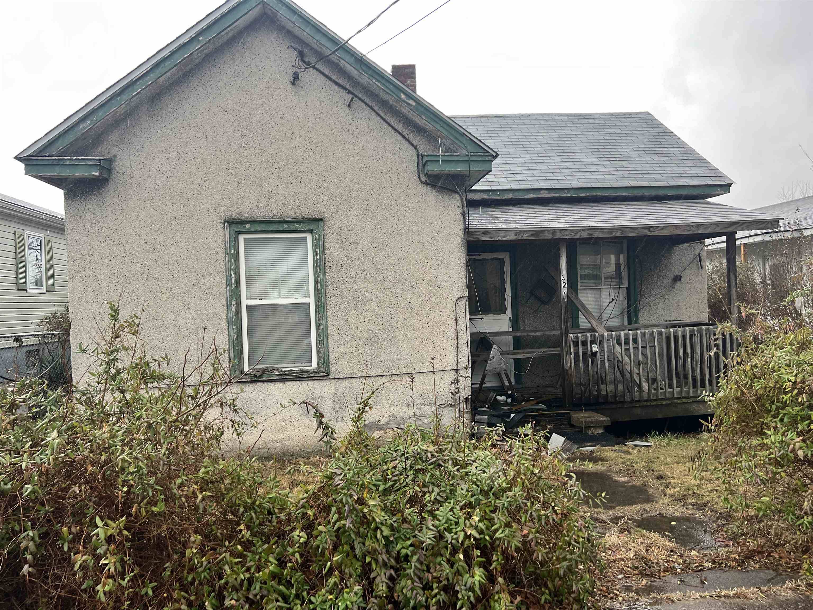 Covington, VA 24426,321 E Pine ST