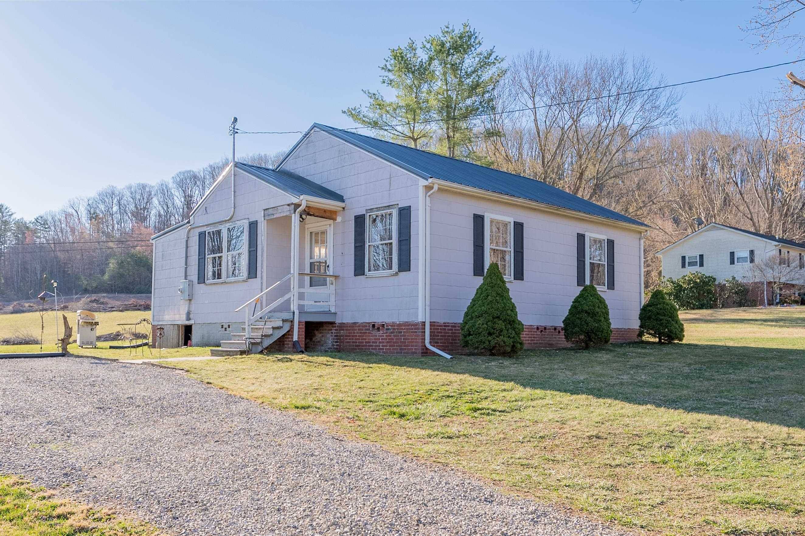 Riner, VA 24149,5214 Riner RD
