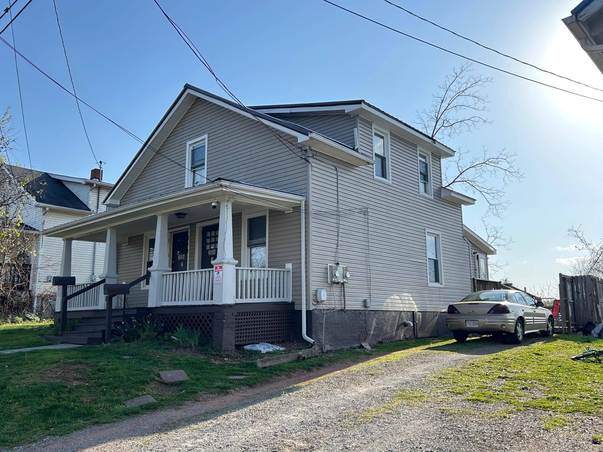 Pulaski, VA 24301,204 Bertha ST
