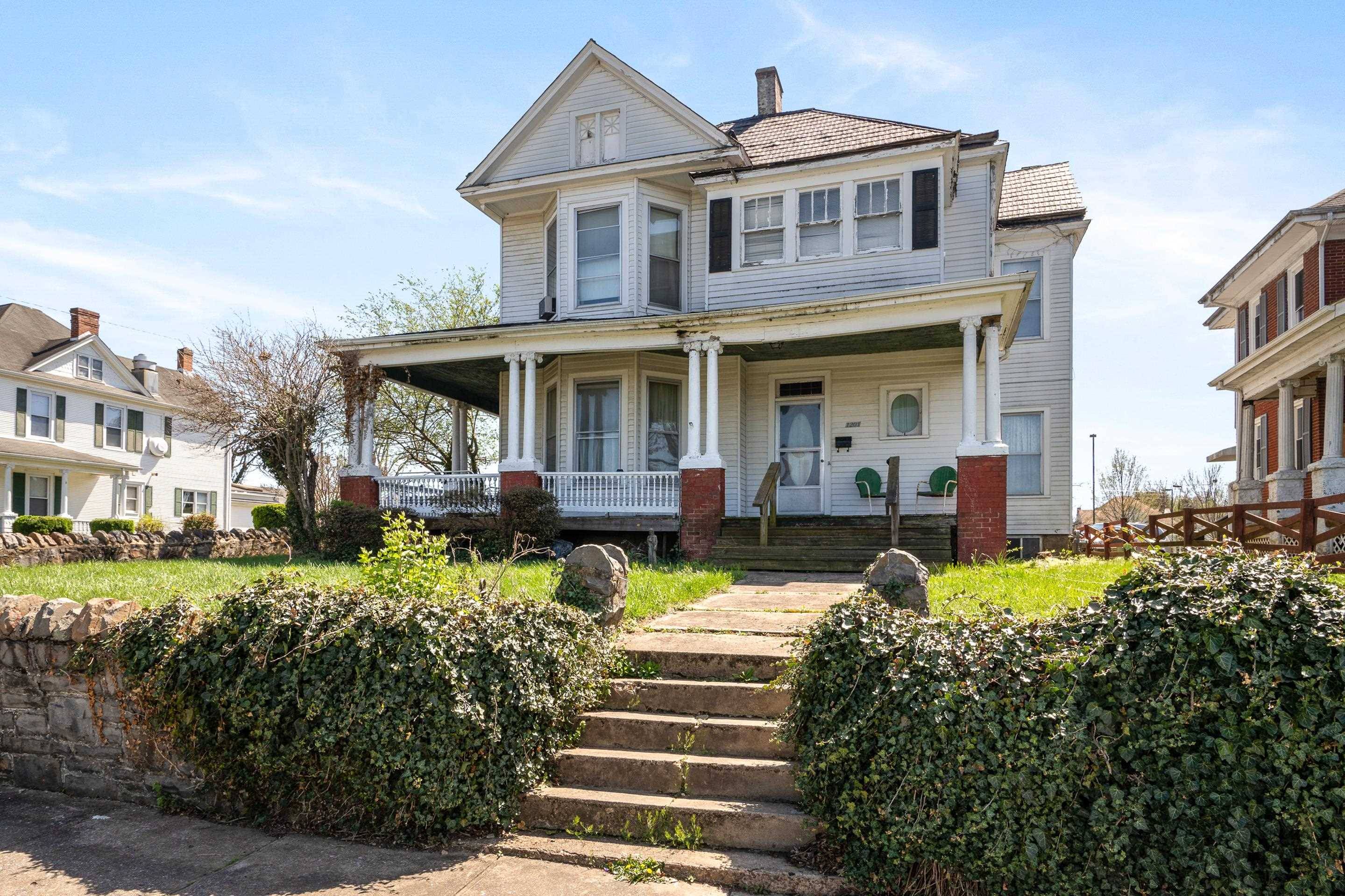 Radford, VA 24141,1201 Grove AVE