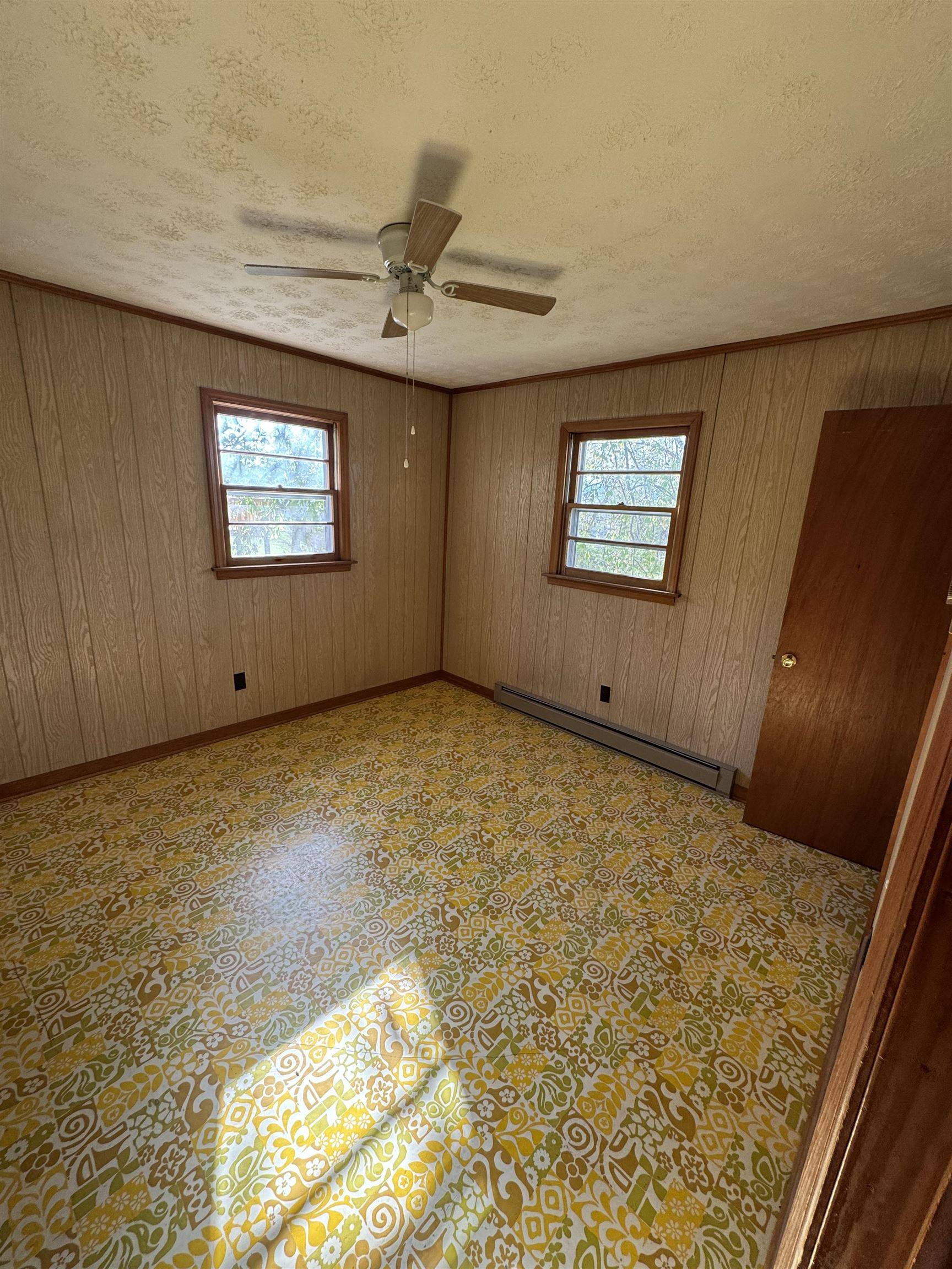 Pembroke, VA 24136,303 Circle DR