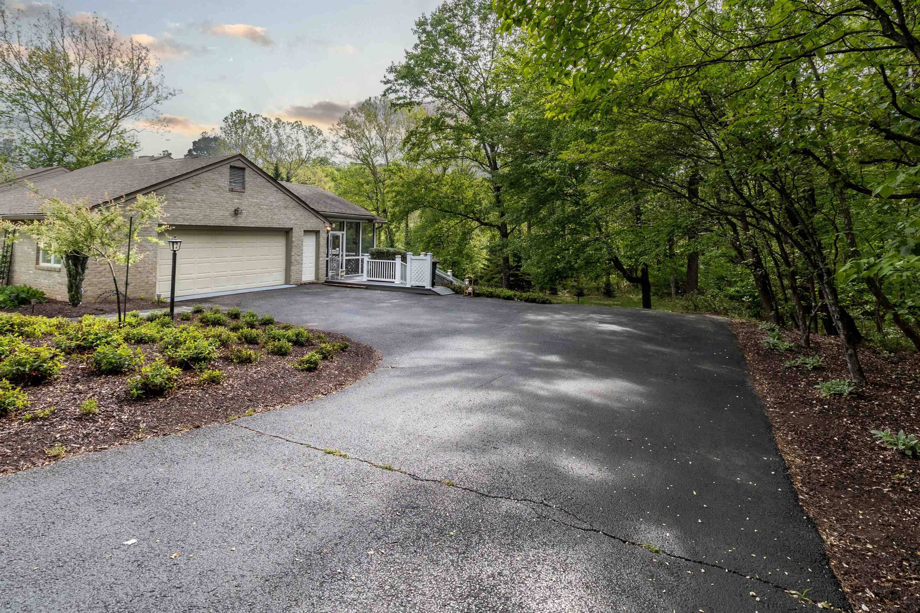 Salem, VA 24153,1360 Waldheim RD