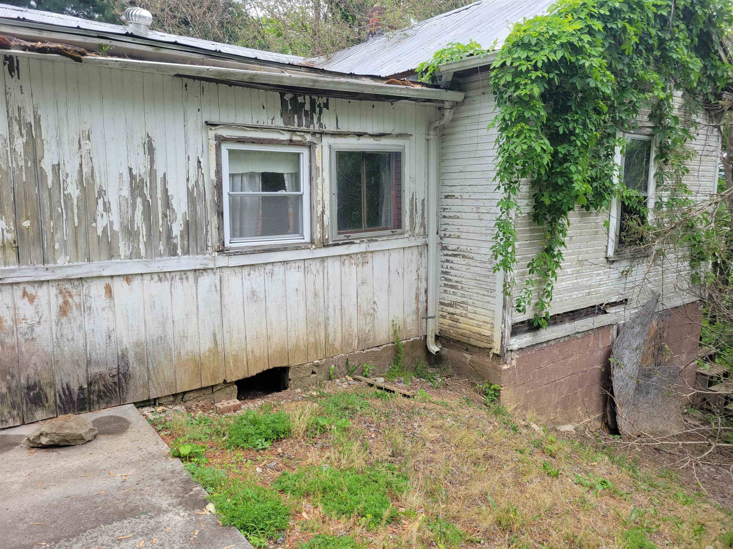 Christiansburg, VA 24073,570 SCHAEFFER DR