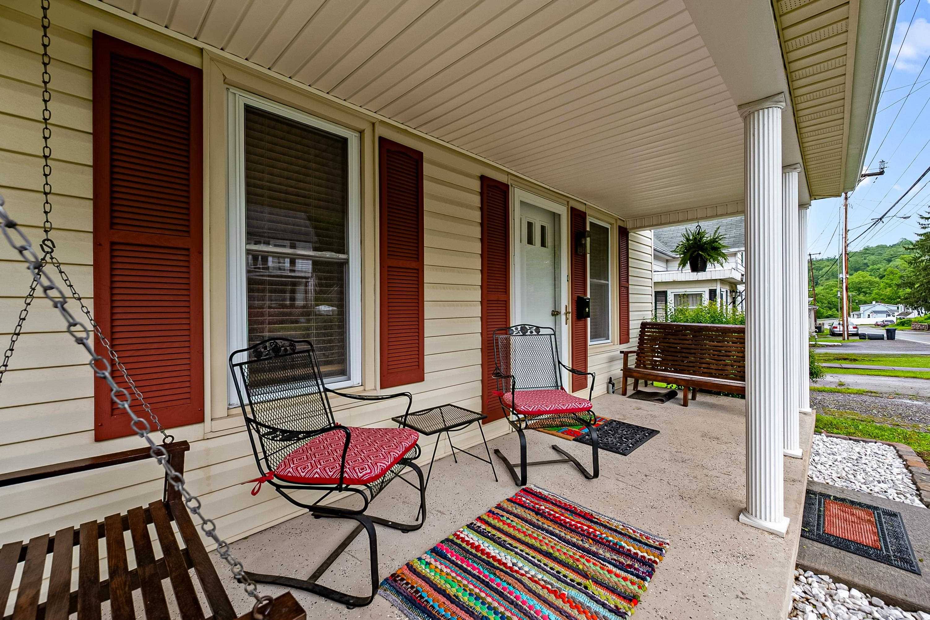 Narrows, VA 24124,613 Main ST
