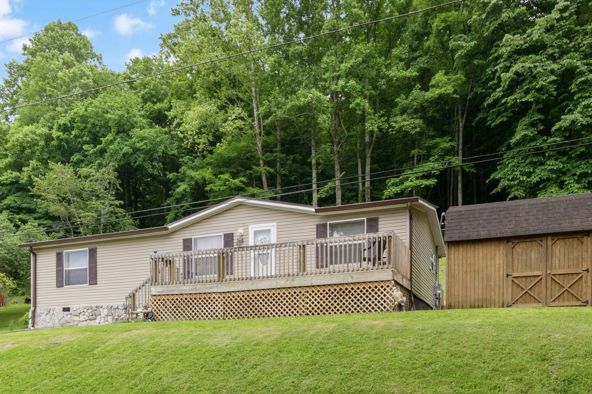 Pembroke, VA 24136,114 Highview ST