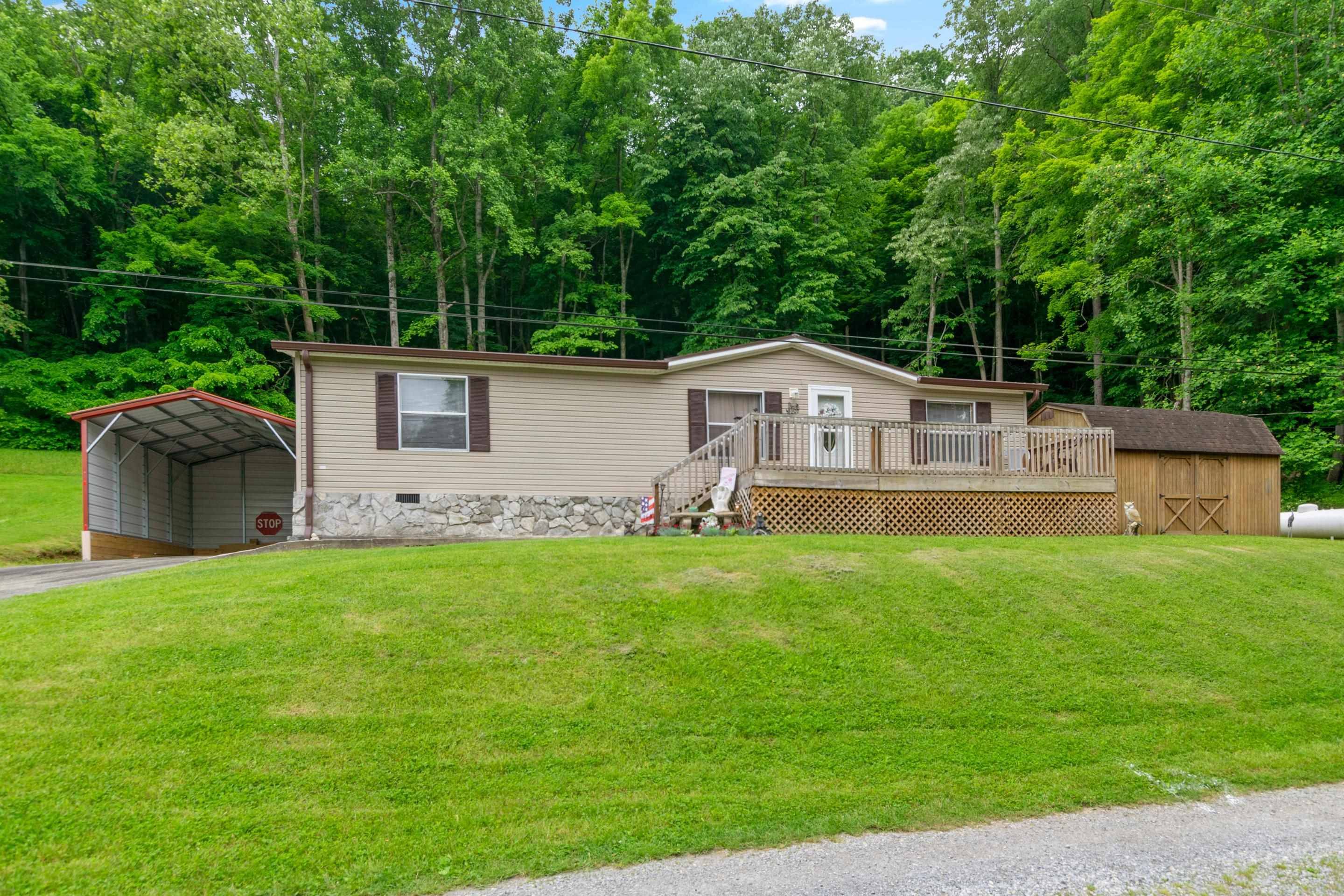Pembroke, VA 24136,114 Highview ST