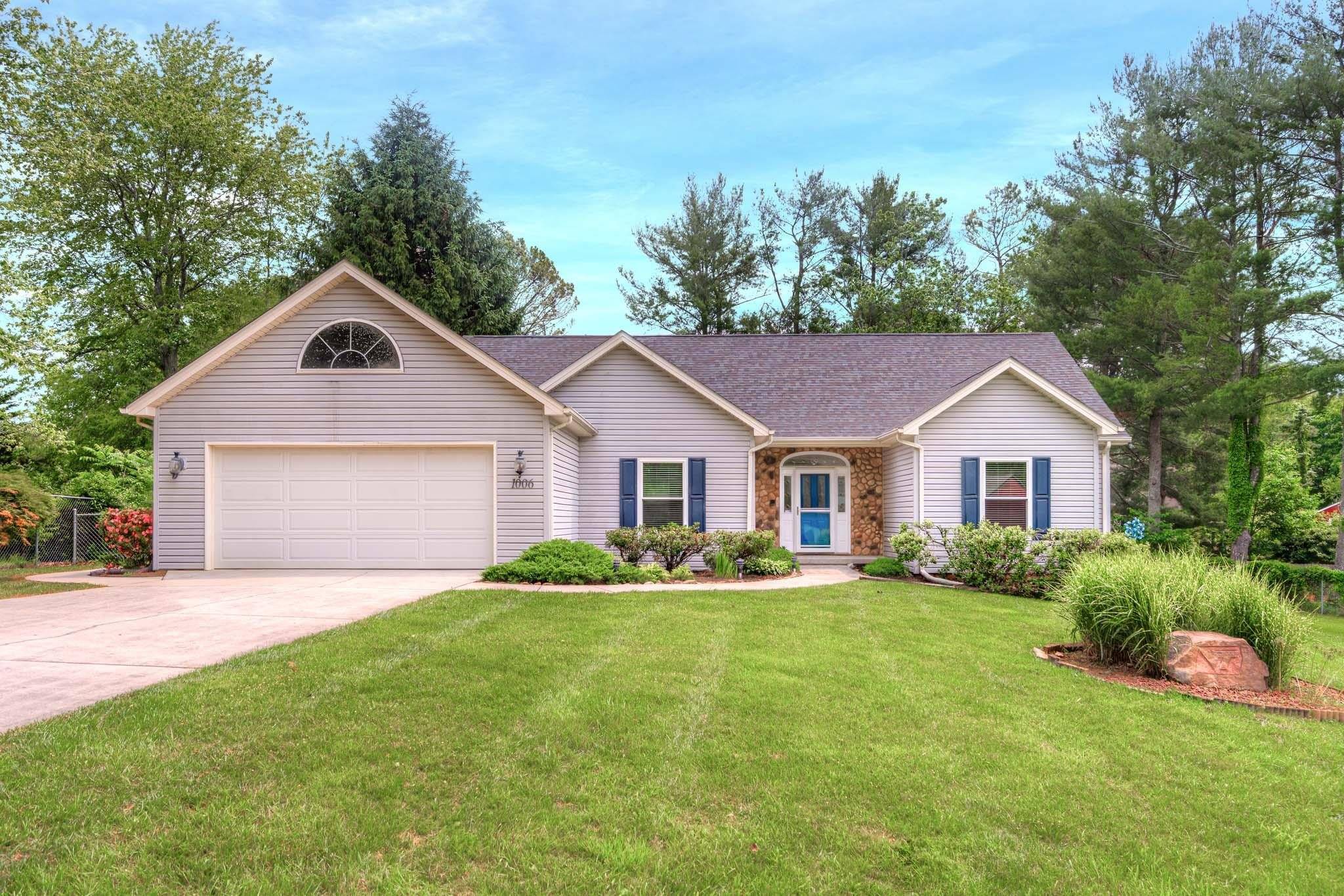 Blacksburg, VA 24060,1006 HORSE SHOE LN