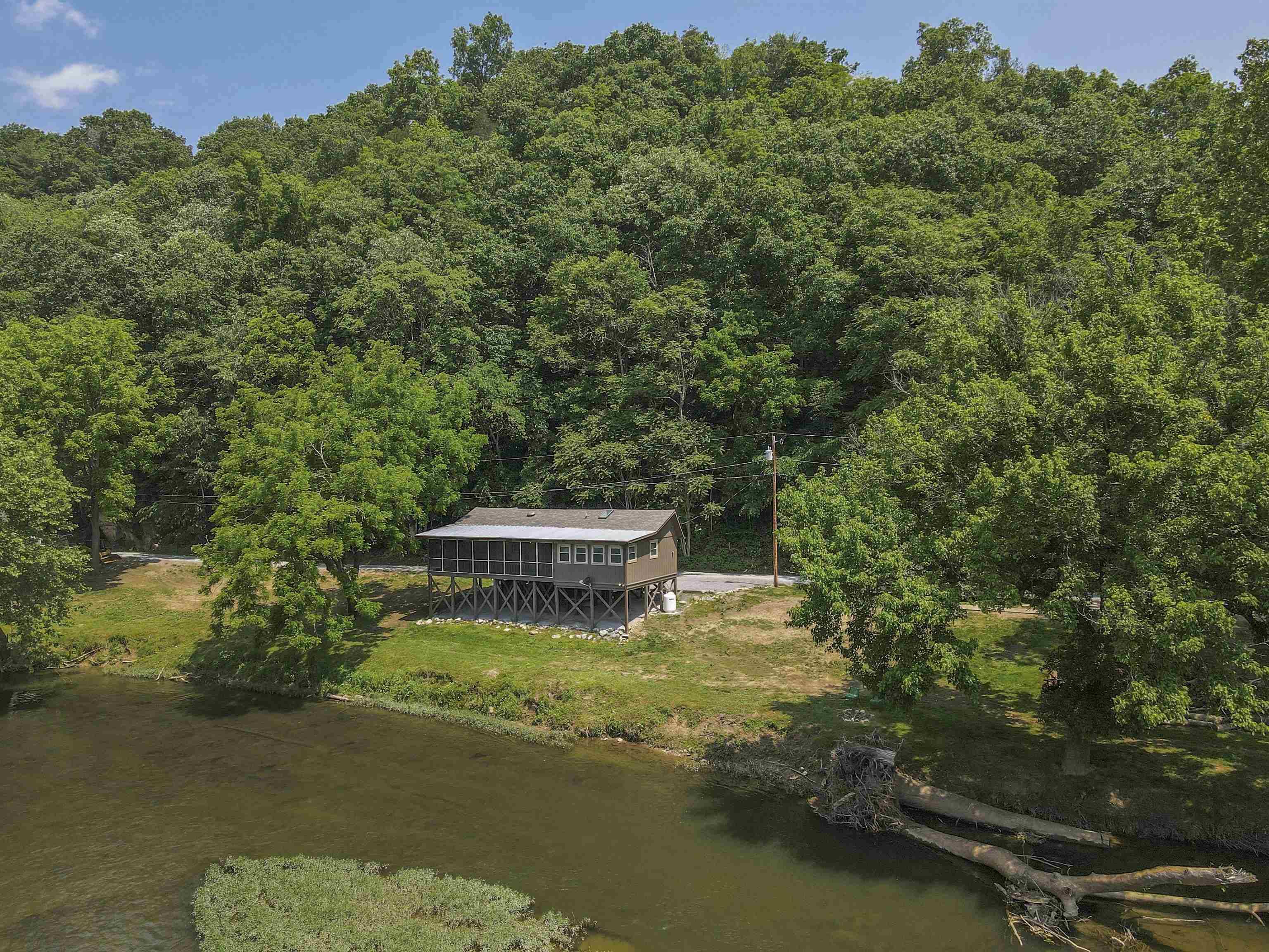 Draper, VA 24324,3677 Ledge Rock RD