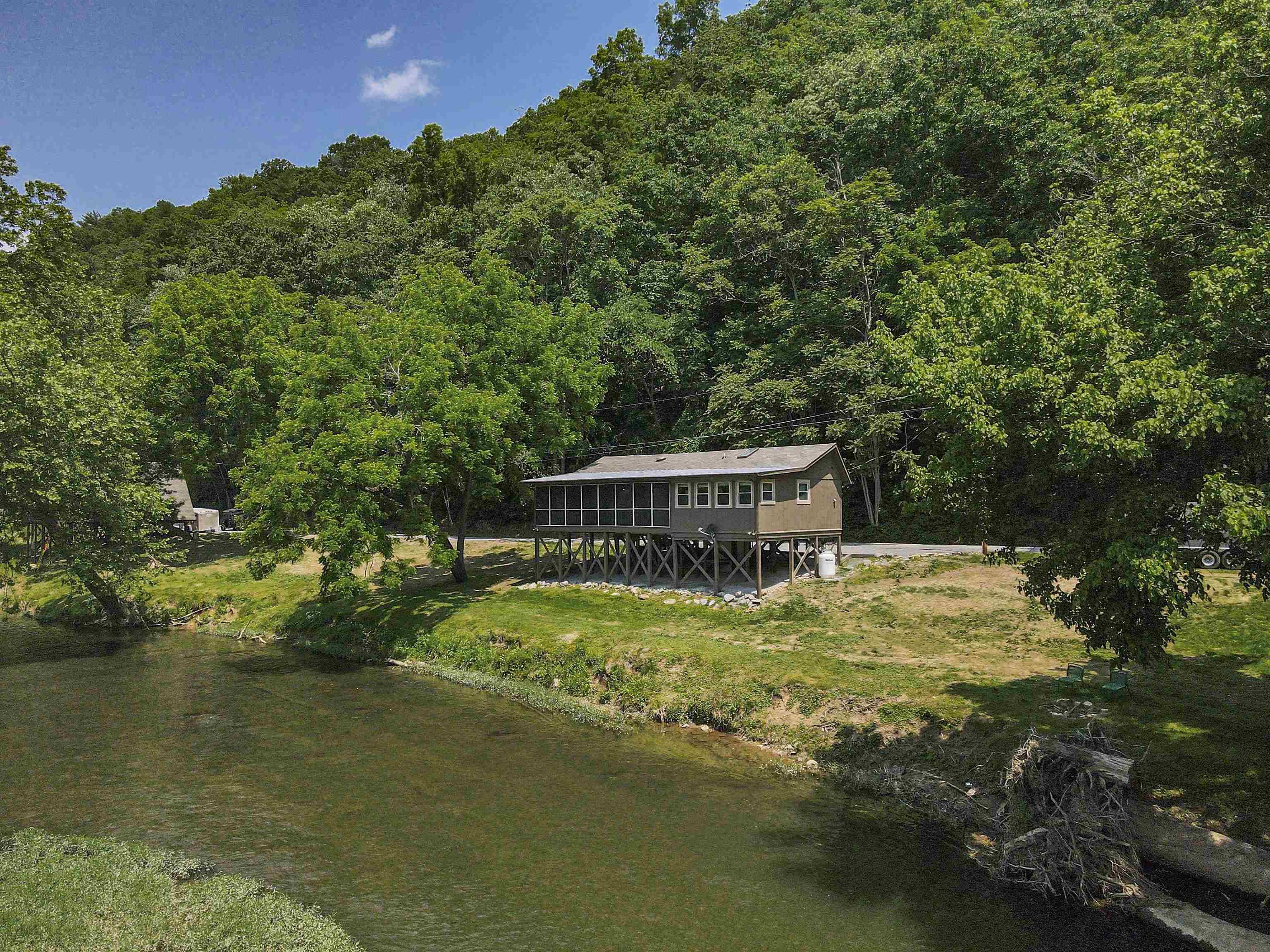 Draper, VA 24324,3677 Ledge Rock RD