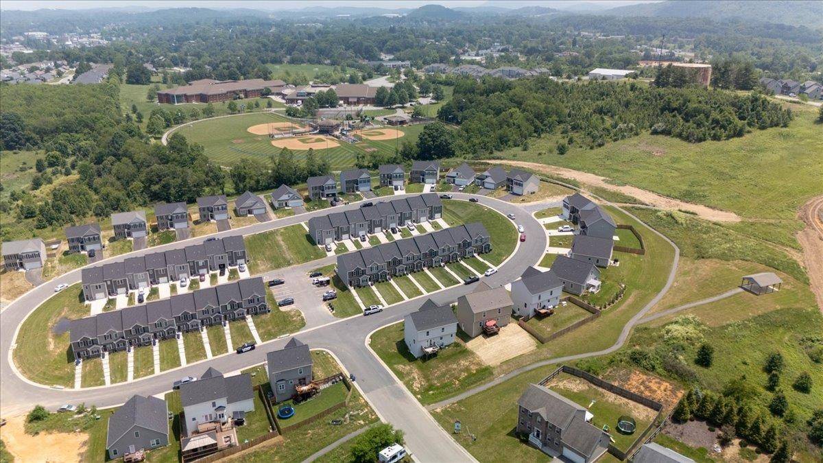 Christiansburg, VA 24073,810 Holland Loop NW