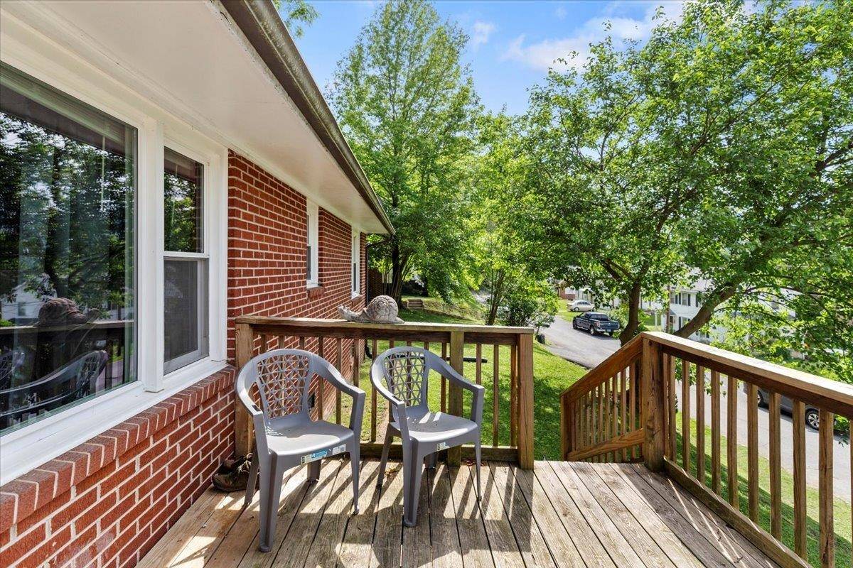Narrows, VA 24124,508 College ST