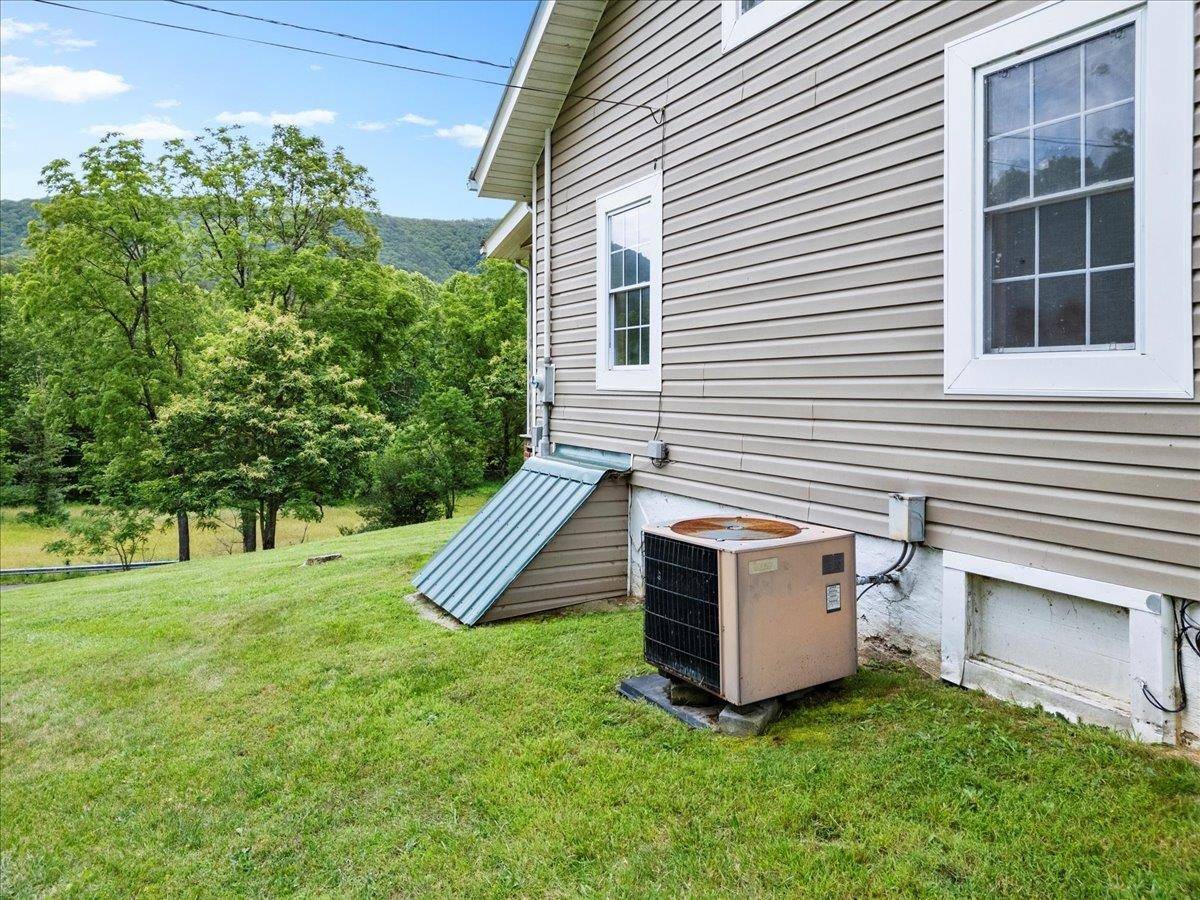 Dublin, VA 24084,1467 Little Creek RD