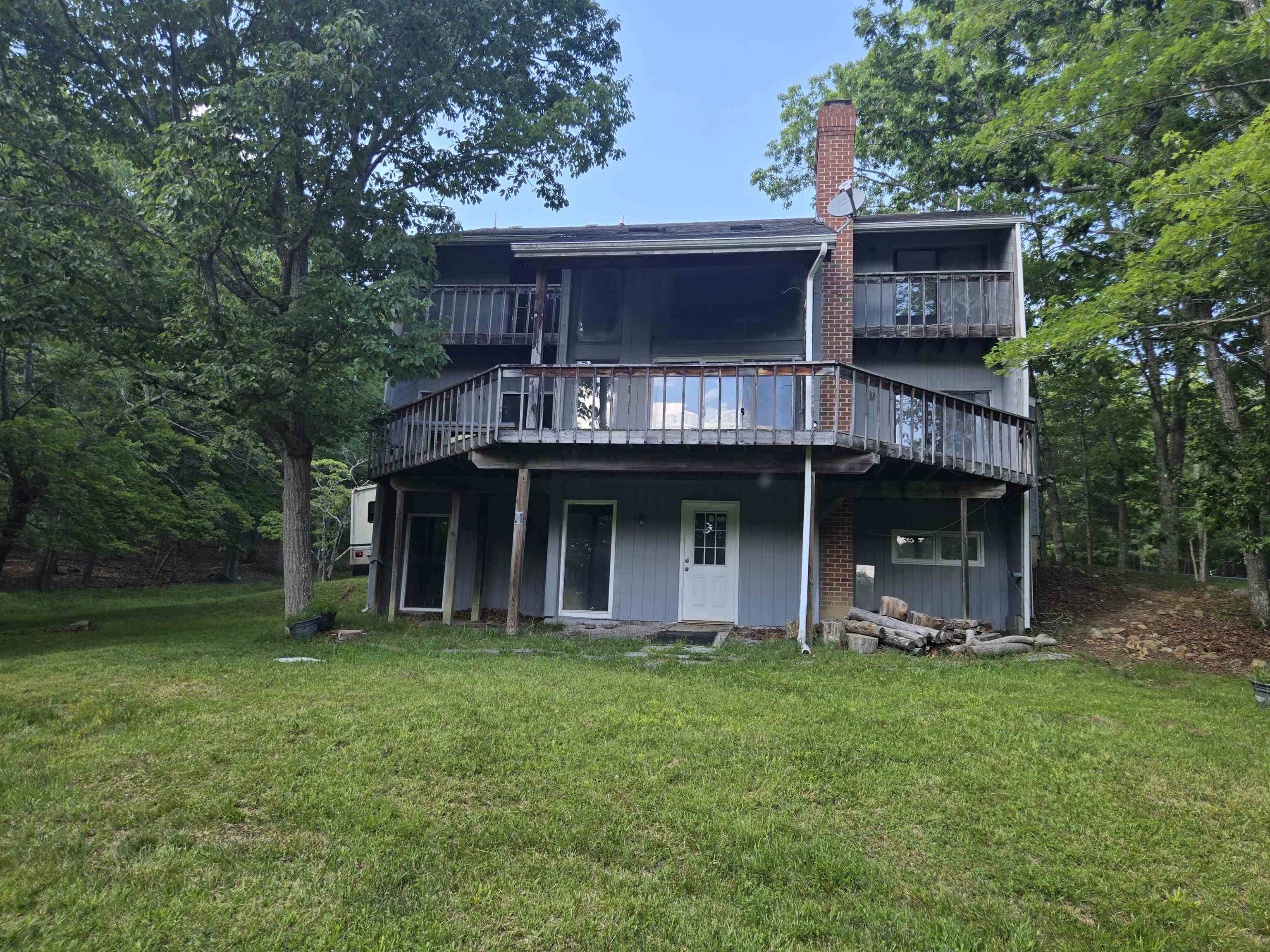 Blacksburg, VA 24060,4489 Preston Forest DR
