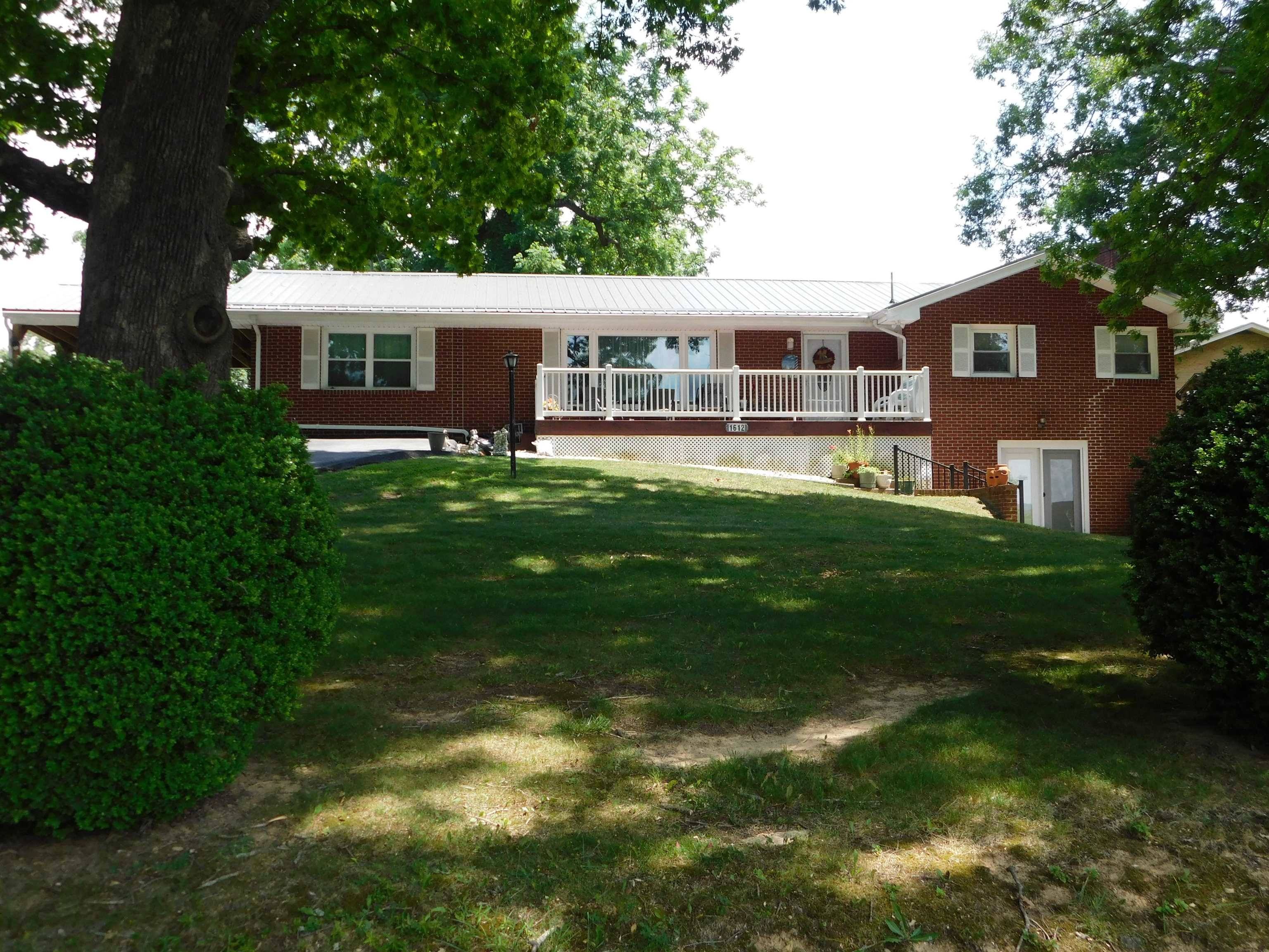 Pulaski, VA 24301,1612 Westwood DR