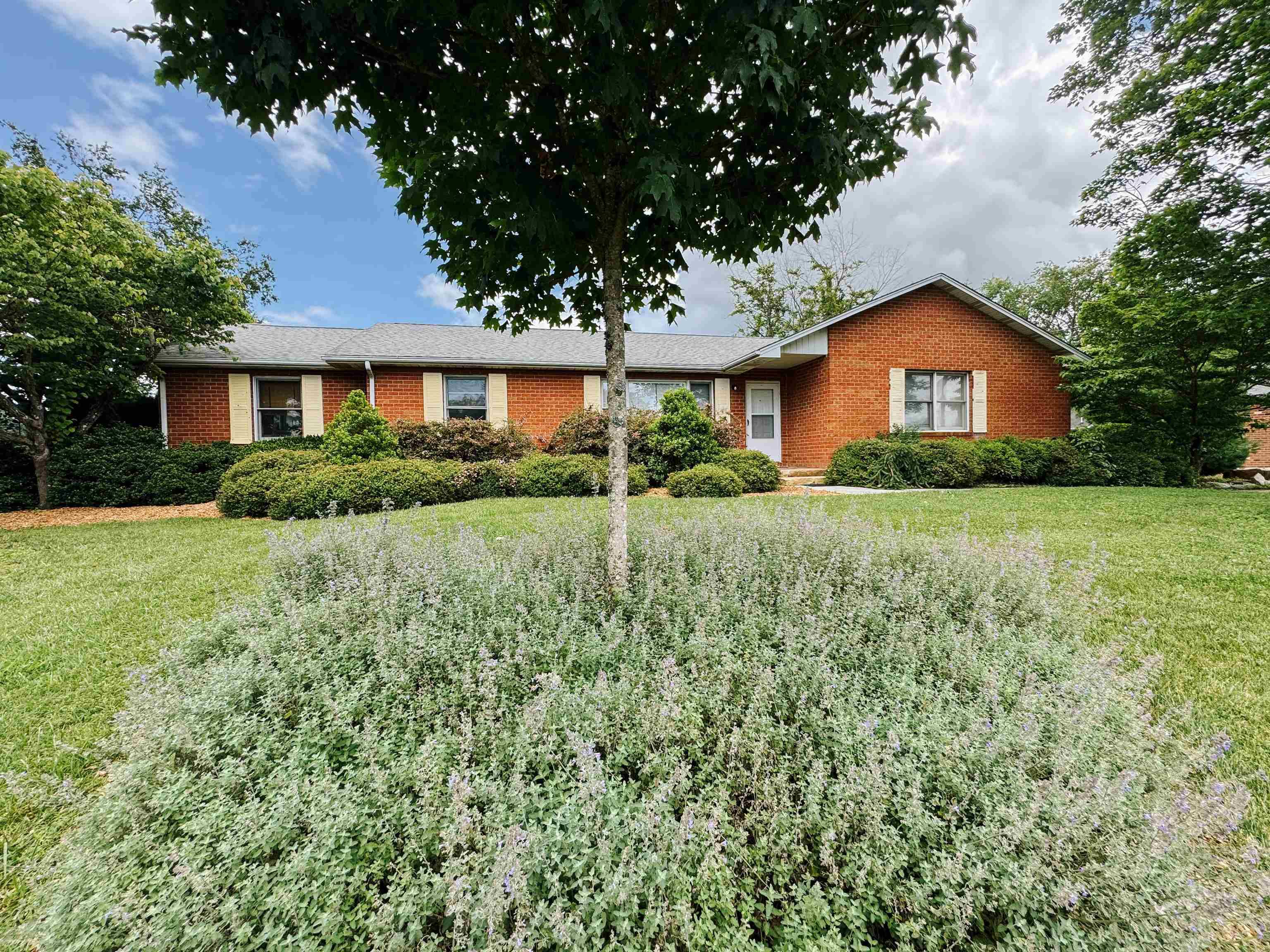 Blacksburg, VA 24060,1450 & 1452 Sandy CIR