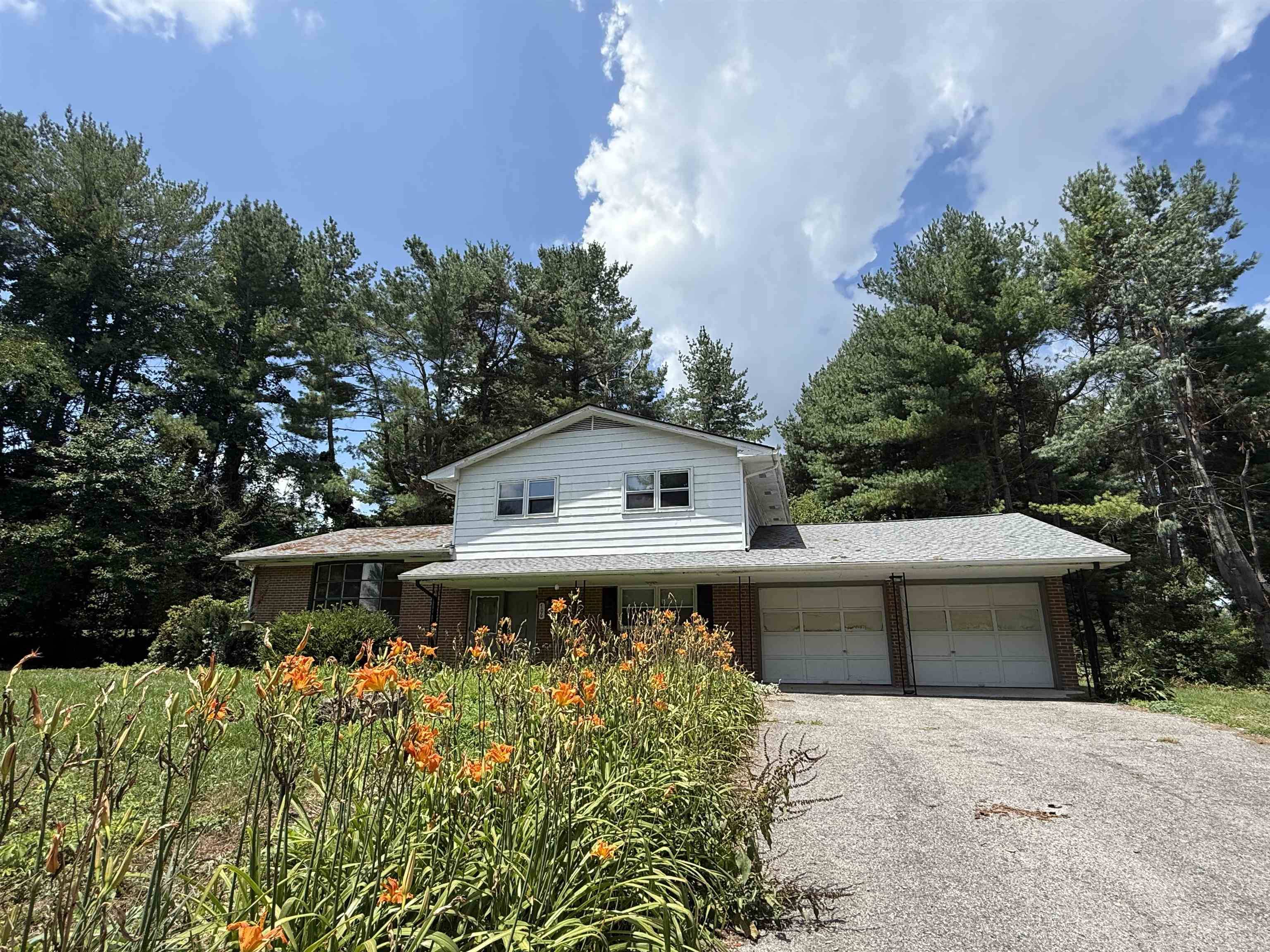 Blacksburg, VA 24060,706 Broce DR