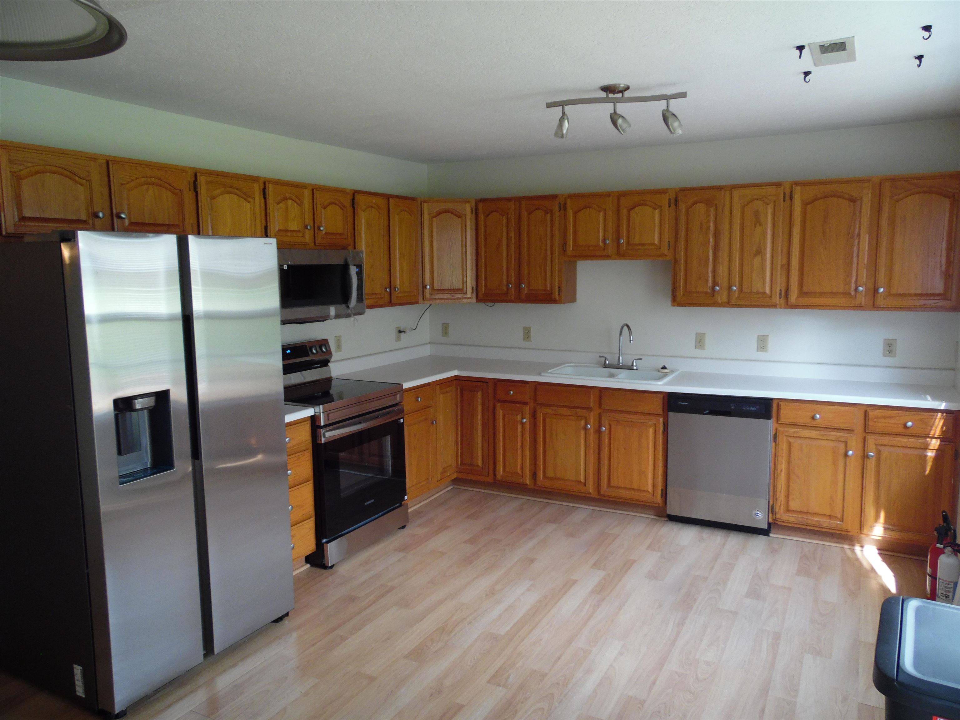 Christiansburg, VA 24073,275 Silver Leaf DR