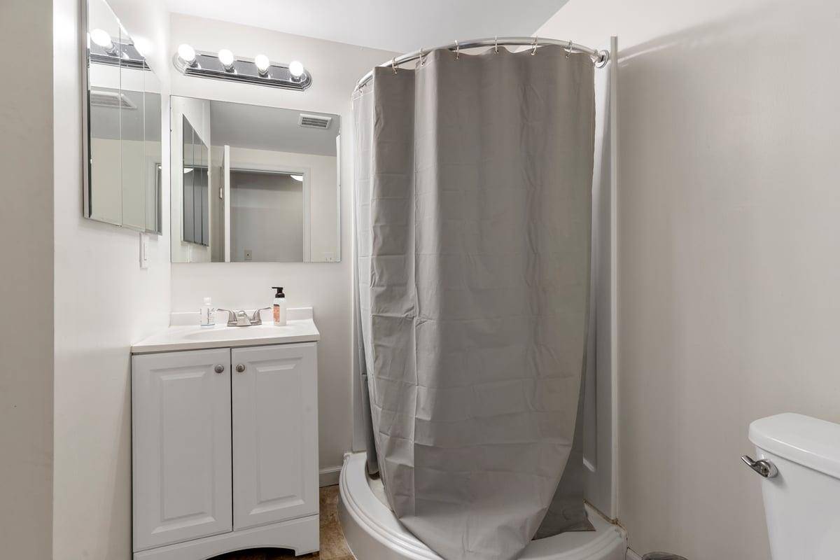 Christiansburg, VA 24073,660 Black Bear Run RD