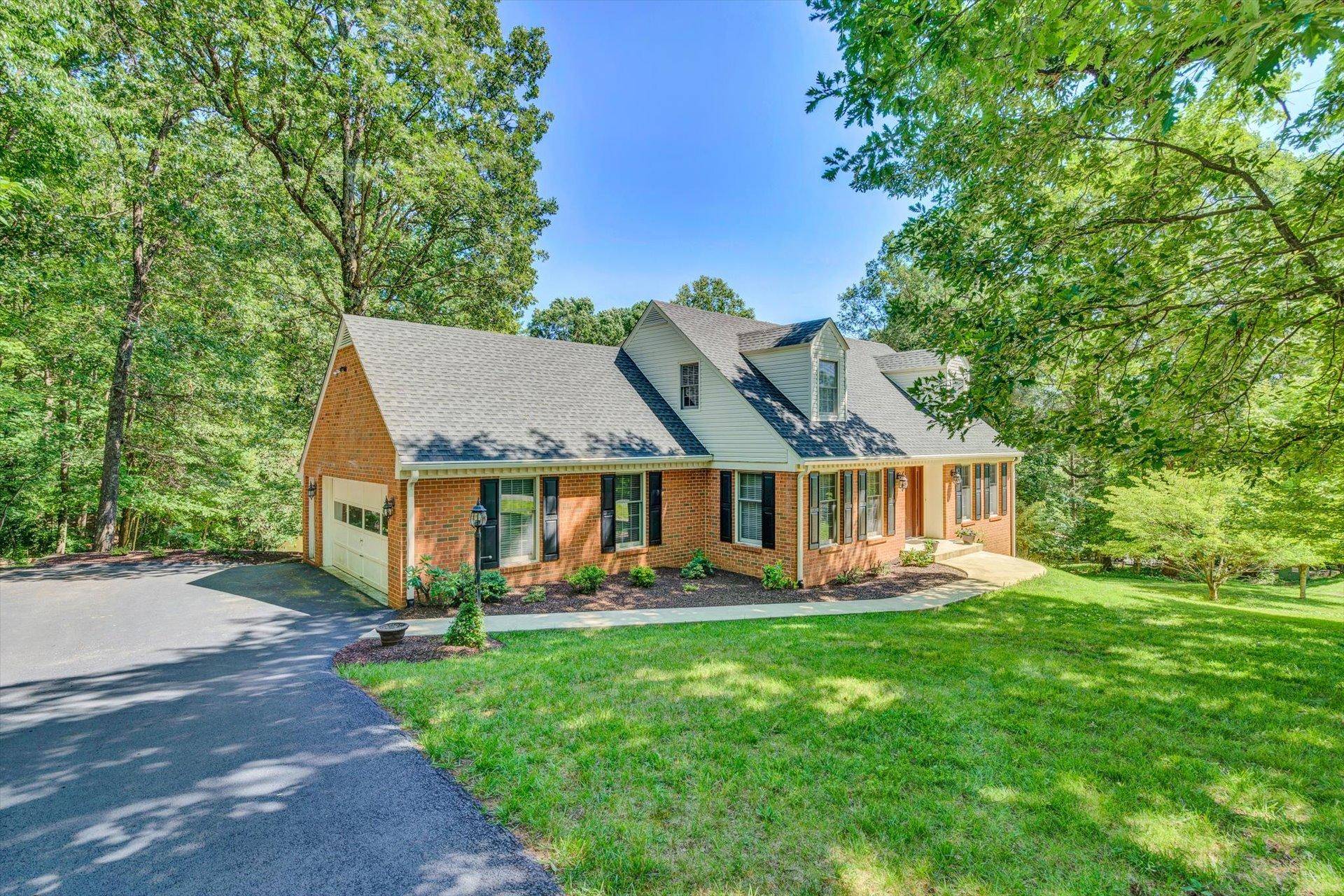 Blue Ridge, VA 24064,43 Nottingham LN