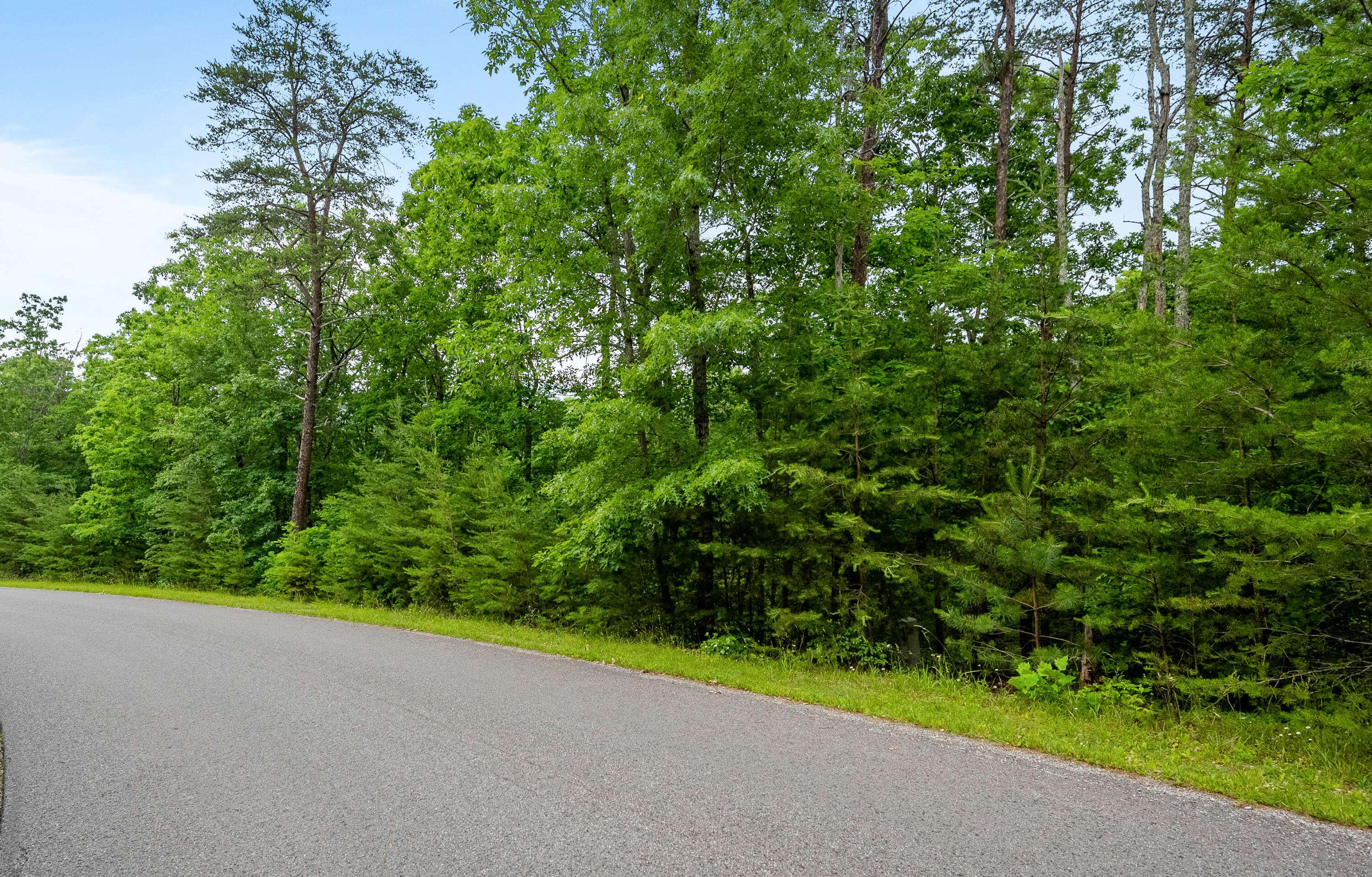 Elliston, VA 24087,2850 Lindsey DR