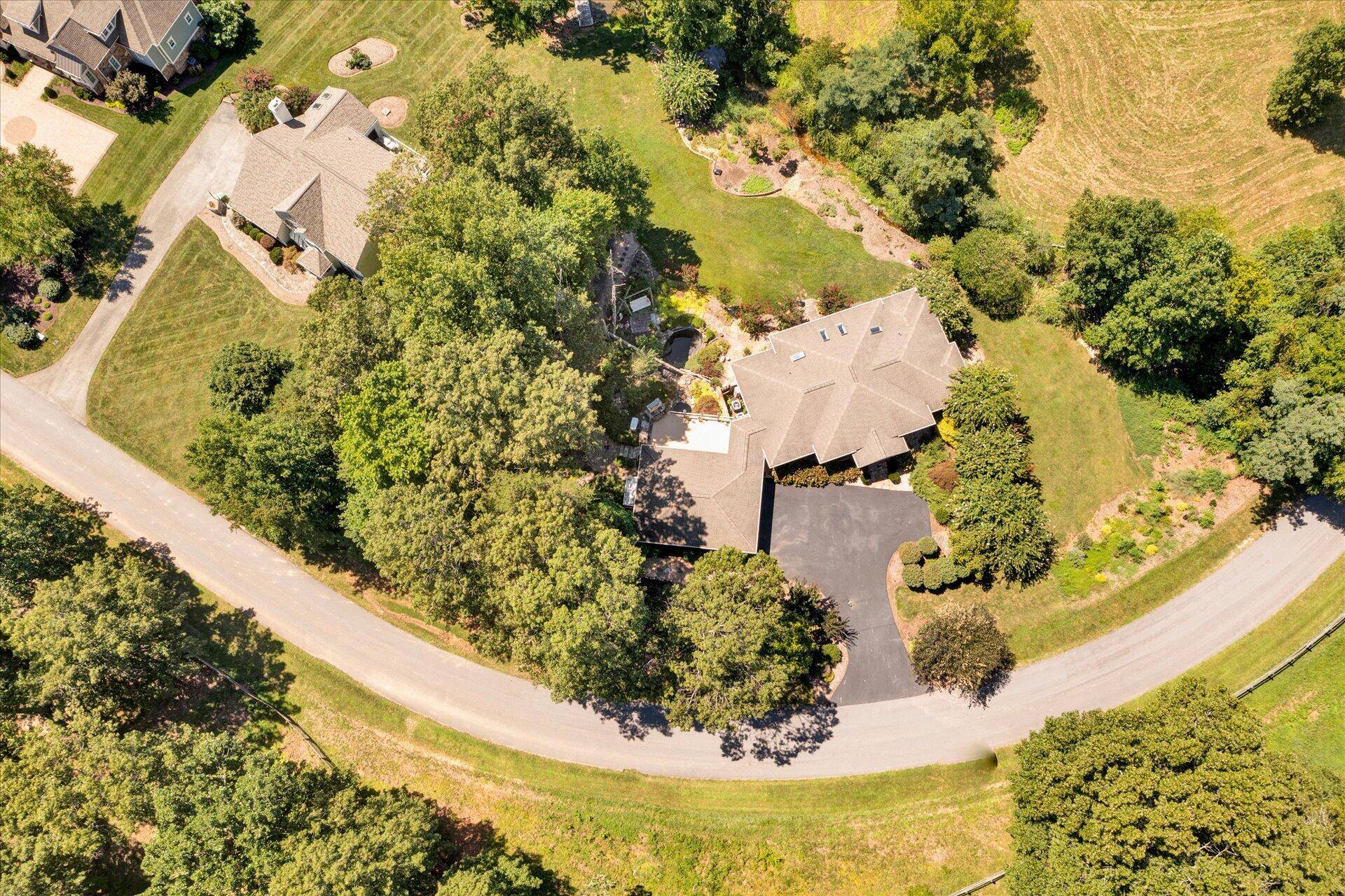 Penhook, VA 24137,240 Saddleridge DR