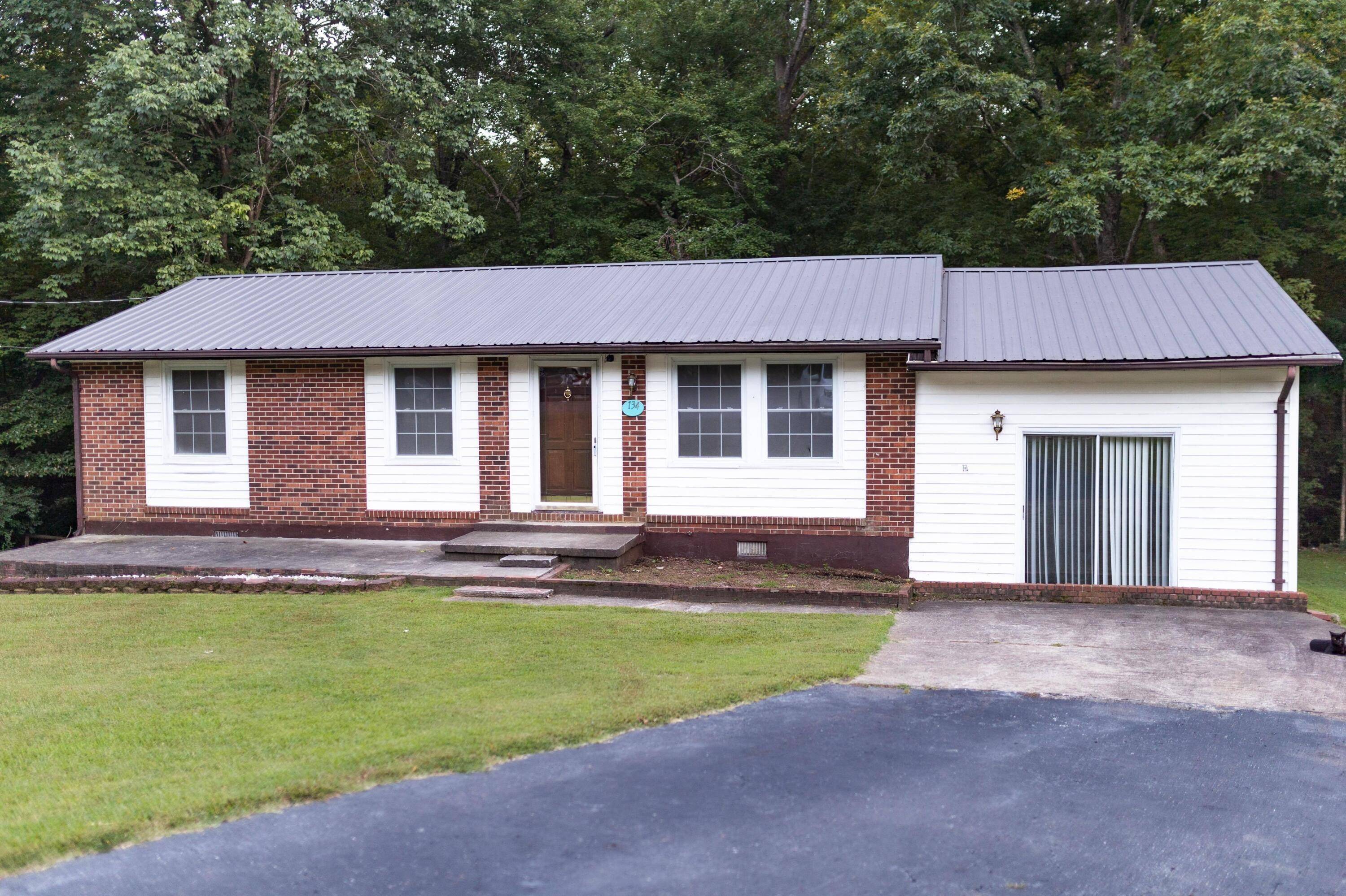 Ridgeway, VA 24148,134 Commodore CT